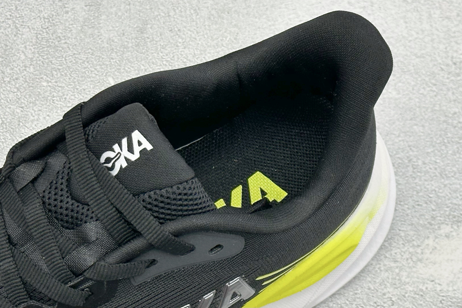 HOKA ONE ONE CLIFTON 11 轻盈缓震耐磨透气支撑 休闲跑步鞋 男女款HOKA Clifton 11专 HOKA ONE ONE CLIFTON 11 轻盈缓震耐磨透气支撑 休闲跑步鞋 男女款HOKA Clifton 11专