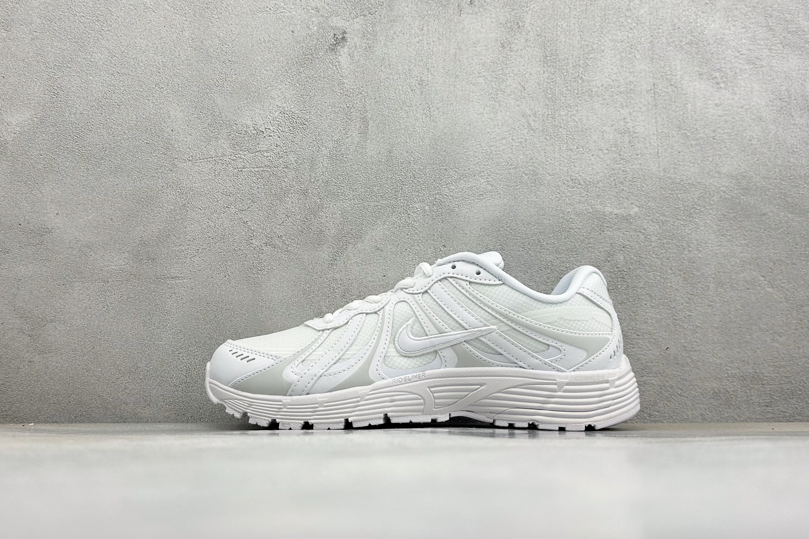 NIKE P-9000 复古休闲 耐克 低帮休闲城市通勤跑步鞋 货号: IZ4751-222 尺码: 36-45没半码 