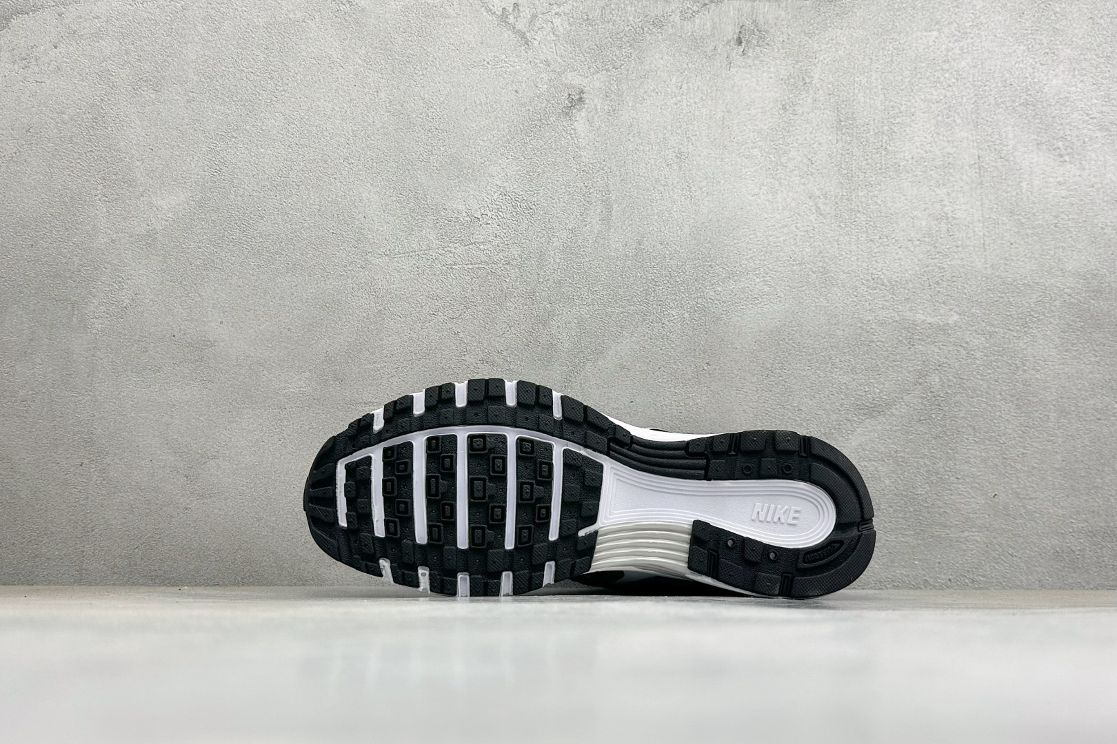NIKE P-9000 复古休闲 耐克 低帮休闲城市通勤跑步鞋 货号: IZ4752-003 尺码: 36-45没半码 