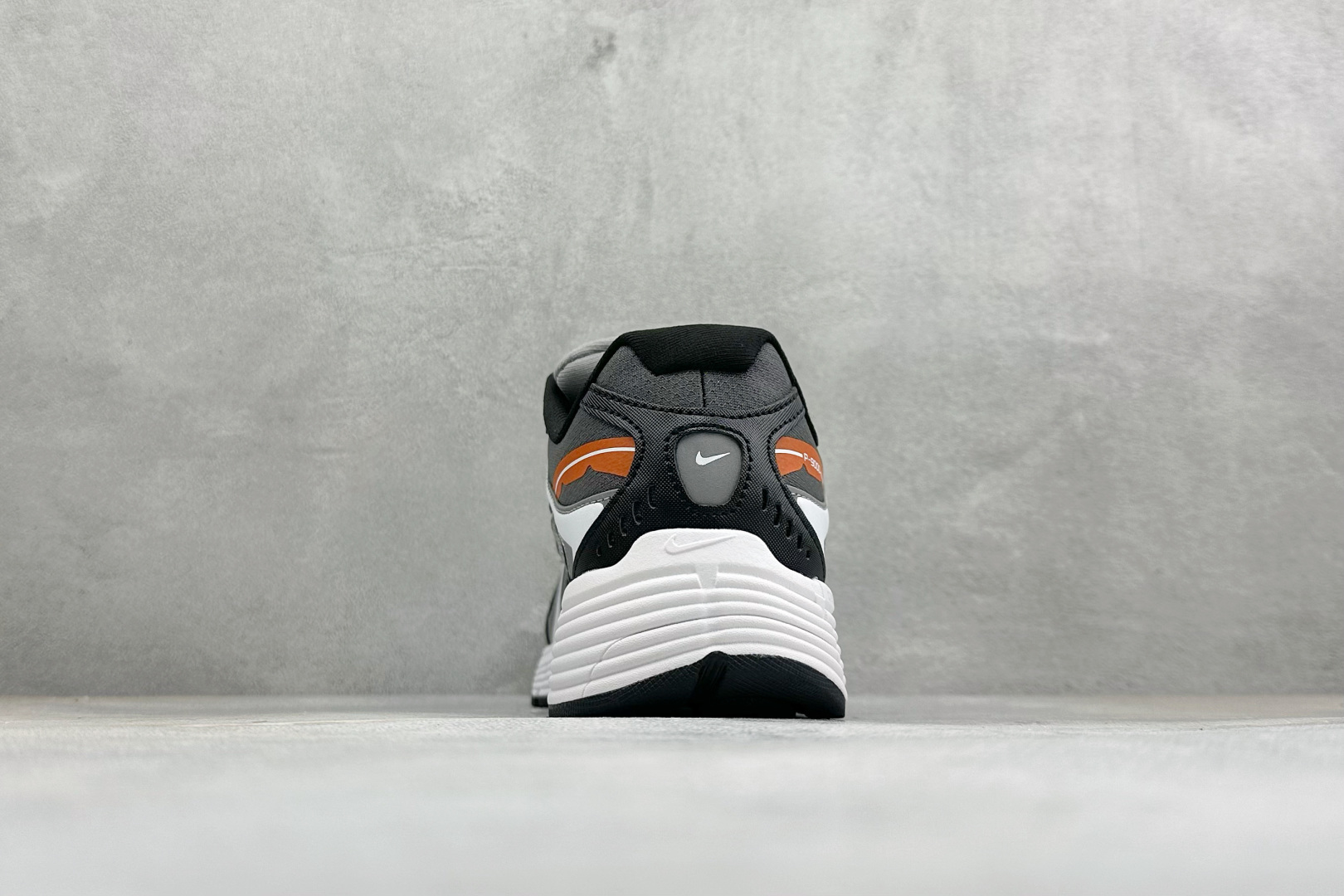 NIKE P-9000 复古休闲 耐克 低帮休闲城市通勤跑步鞋 货号: IZ4752-003 尺码: 36-45没半码 
