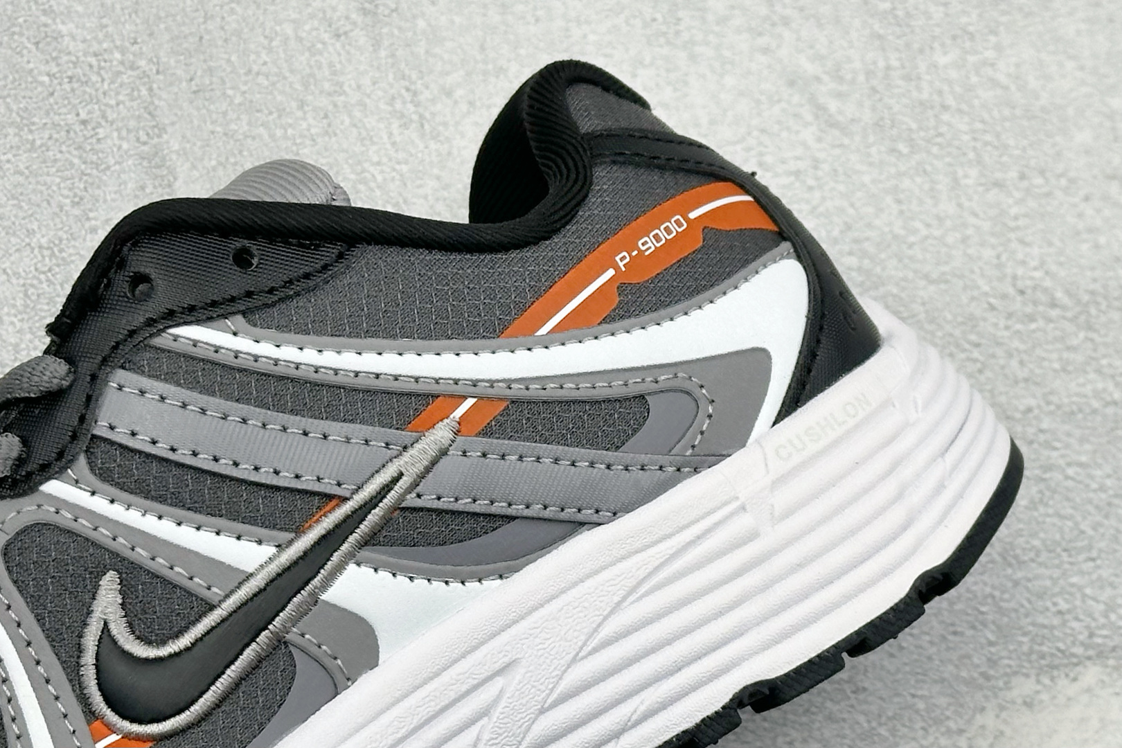 NIKE P-9000 复古休闲 耐克 低帮休闲城市通勤跑步鞋 货号: IZ4752-003 尺码: 36-45没半码 