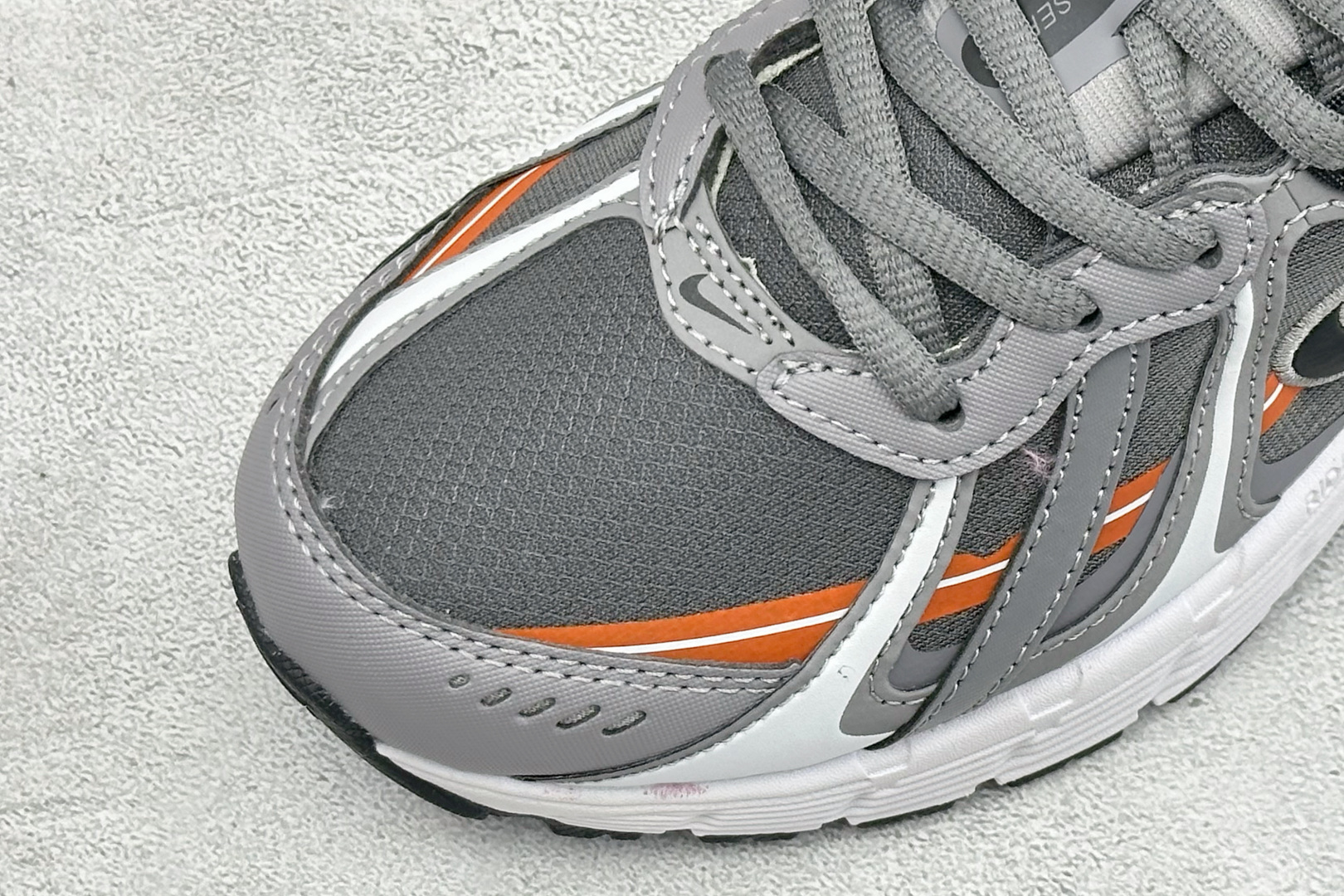 NIKE P-9000 复古休闲 耐克 低帮休闲城市通勤跑步鞋 货号: IZ4752-003 尺码: 36-45没半码 