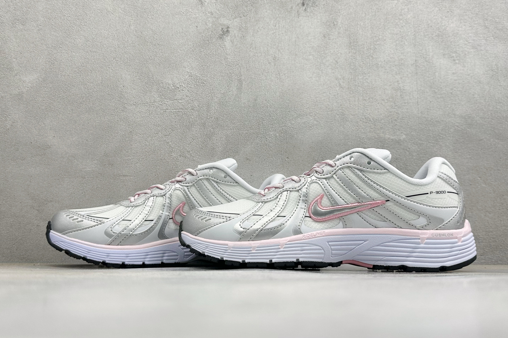 NIKE P-9000 复古休闲 耐克 低帮休闲城市通勤跑步鞋 货号: IZ4751-809 尺码: 36-45没半码 