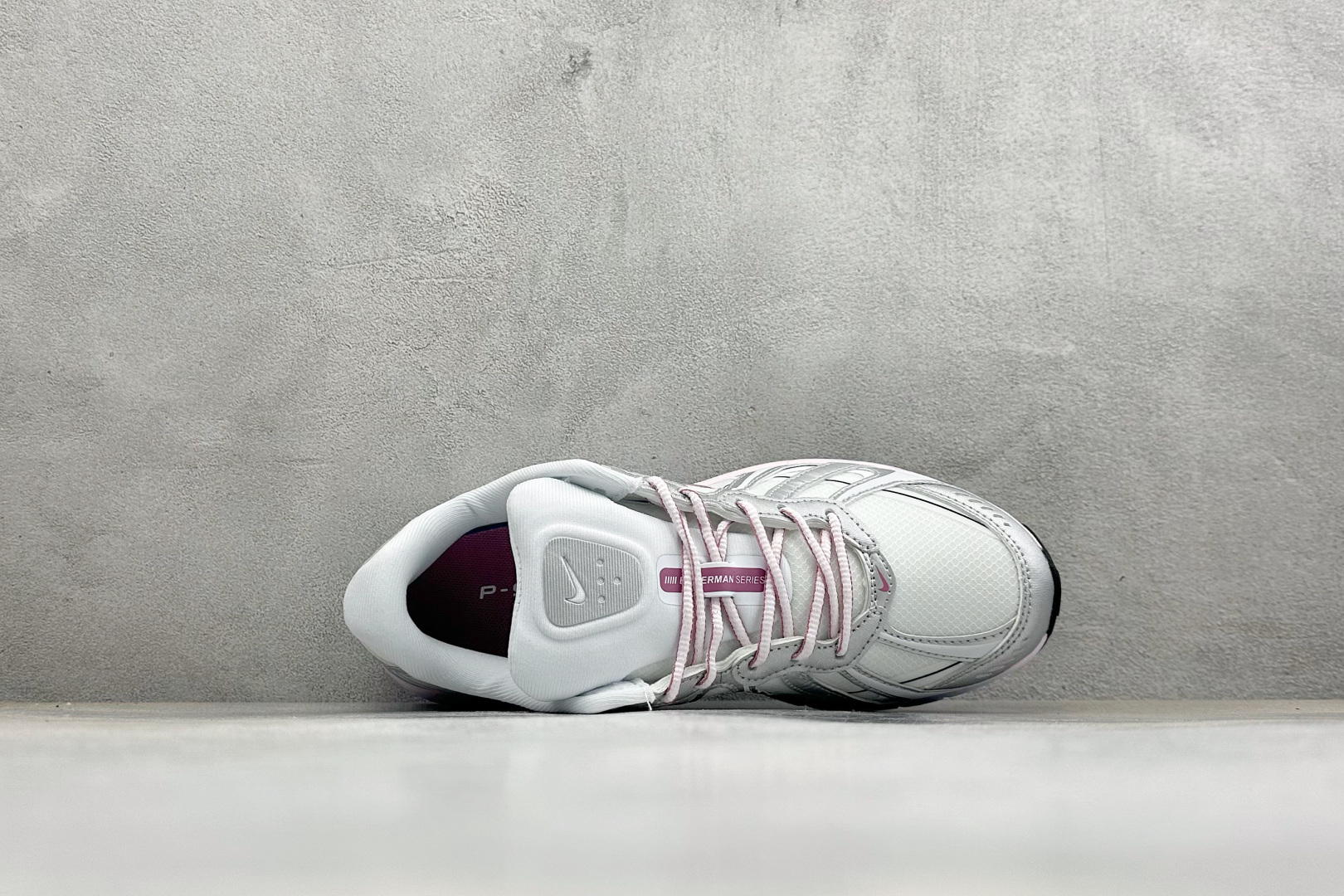 NIKE P-9000 复古休闲 耐克 低帮休闲城市通勤跑步鞋 货号: IZ4751-809 尺码: 36-45没半码 