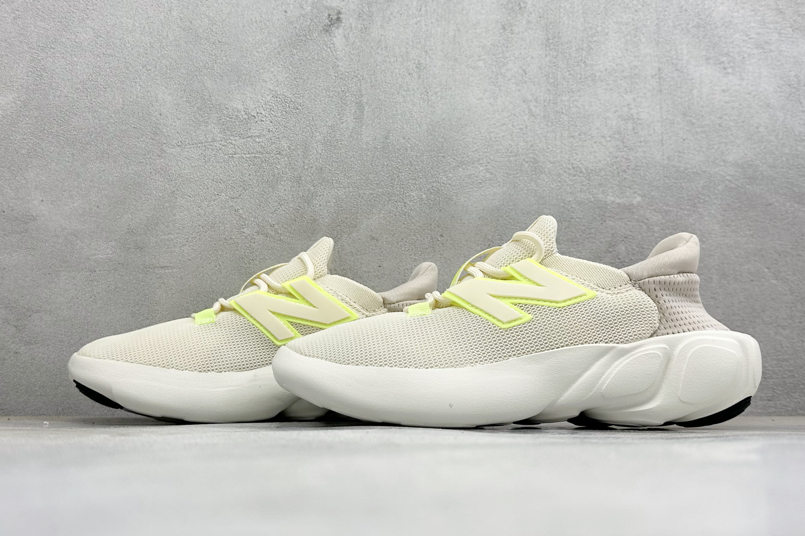 XB版New Balance Fresh Foam RCVRY SPT v4 舒适简约 低帮训练跑鞋 货号：MCVRY8