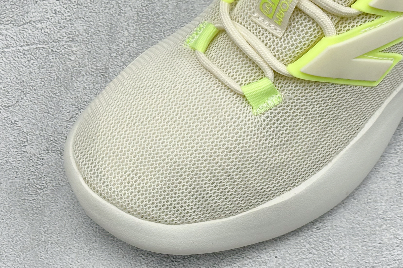 XB版New Balance Fresh Foam RCVRY SPT v4 舒适简约 低帮训练跑鞋 货号：MCVRY8