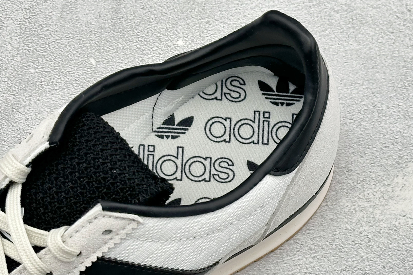 ML版AD Originals SL 72 RS 休闲防滑耐磨低帮板鞋 经典低帮设计和橡胶外底,采用舒爽尼龙鞋面,绒面革 ML版AD Originals SL 72 RS 休闲防滑耐磨低帮板鞋 经典低帮设计和橡胶外底,采用舒爽尼龙鞋面,绒面革
