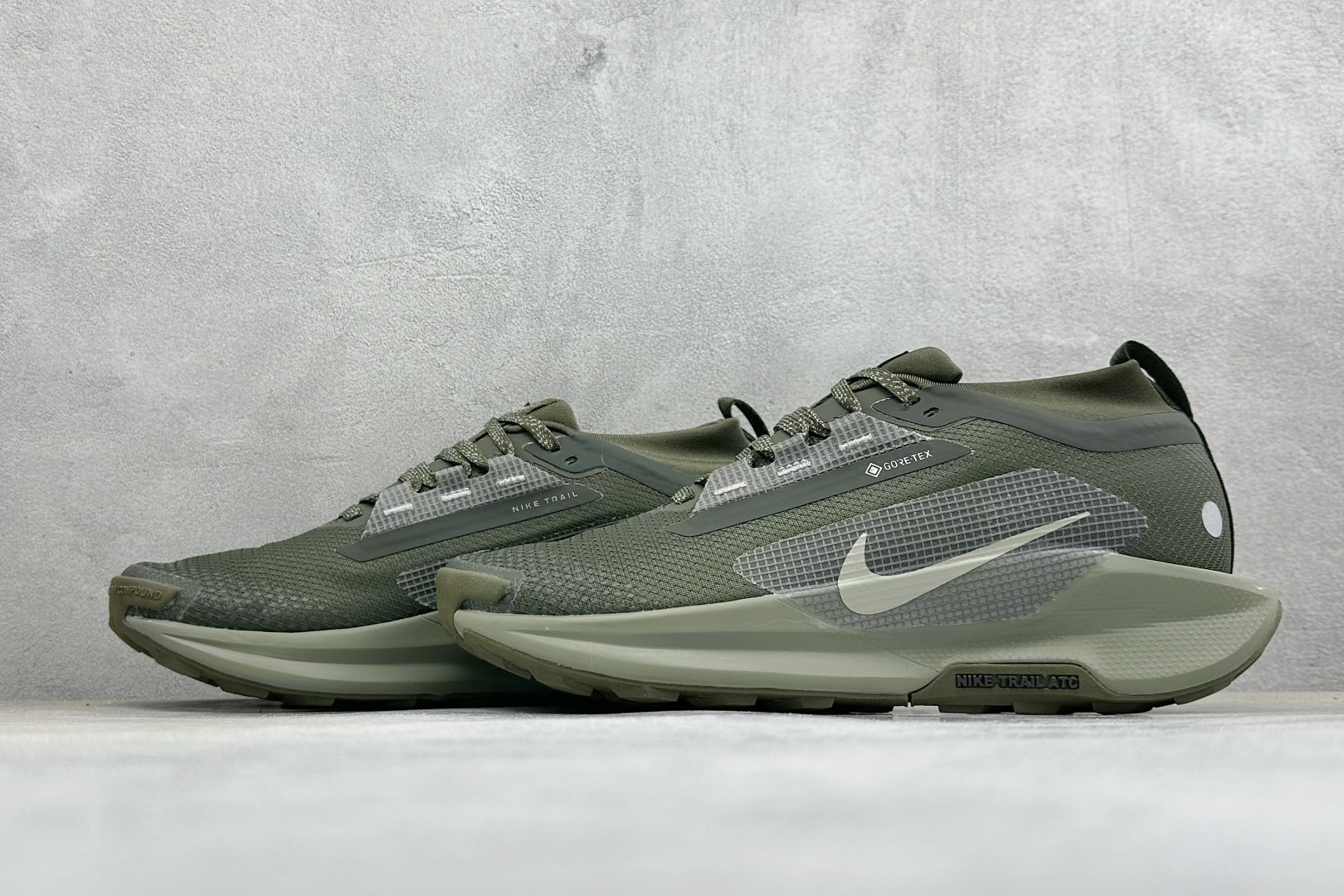 XM版Nike REACTX PEGASUS TRAIL 5 GTX 越野跑步鞋 兼顾迅疾外观和稳固脚感 后跟覆面和中足 XM版Nike REACTX PEGASUS TRAIL 5 GTX 越野跑步鞋 兼顾迅疾外观和稳固脚感 后跟覆面和中足