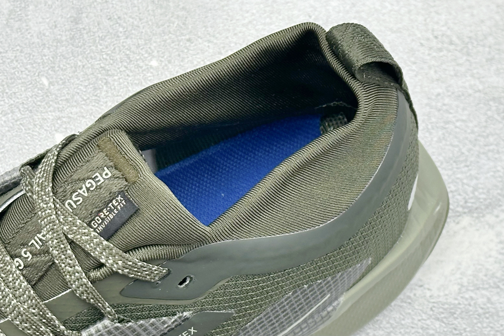 XM版Nike REACTX PEGASUS TRAIL 5 GTX 越野跑步鞋 兼顾迅疾外观和稳固脚感 后跟覆面和中足 XM版Nike REACTX PEGASUS TRAIL 5 GTX 越野跑步鞋 兼顾迅疾外观和稳固脚感 后跟覆面和中足