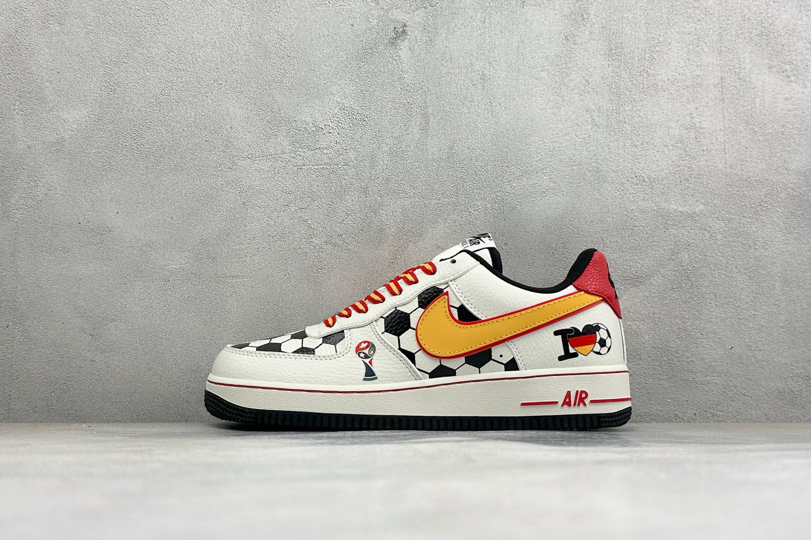 福利特价 Nike Air Force 1'07 Low 联名款 空军一号低帮休闲板鞋 #原楦原纸板 纯正空军版型 内置 福利特价 Nike Air Force 1'07 Low 联名款 空军一号低帮休闲板鞋 #原楦原纸板 纯正空军版型 内置