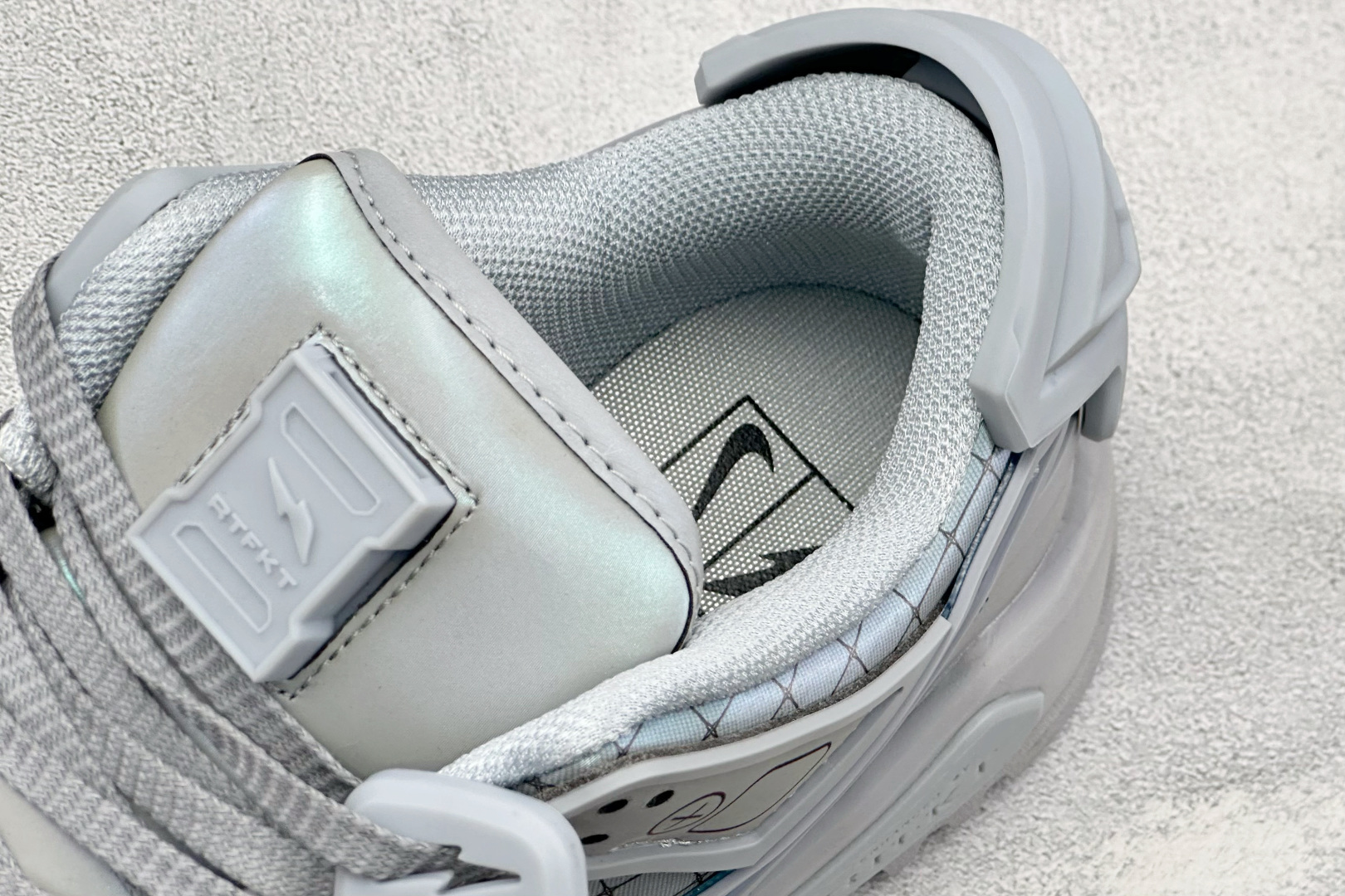 福利特价 RTFKT x NK Dunk Genesis Low 扣篮元宇宙系列经典低帮休闲运动板鞋 重金开发 百万磨具 福利特价 RTFKT x NK Dunk Genesis Low 扣篮元宇宙系列经典低帮休闲运动板鞋 重金开发 百万磨具