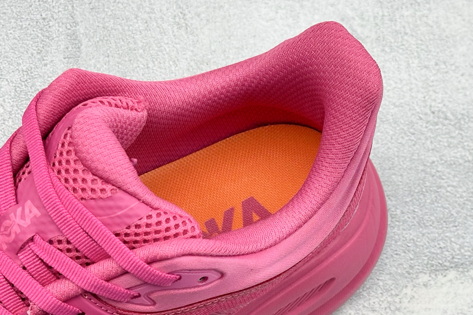 HOKA ONE ONE Bondi 9 复古舒适防滑耐磨低帮山地户外跑步鞋 货号: -CBPPL 尺码: 36-40 