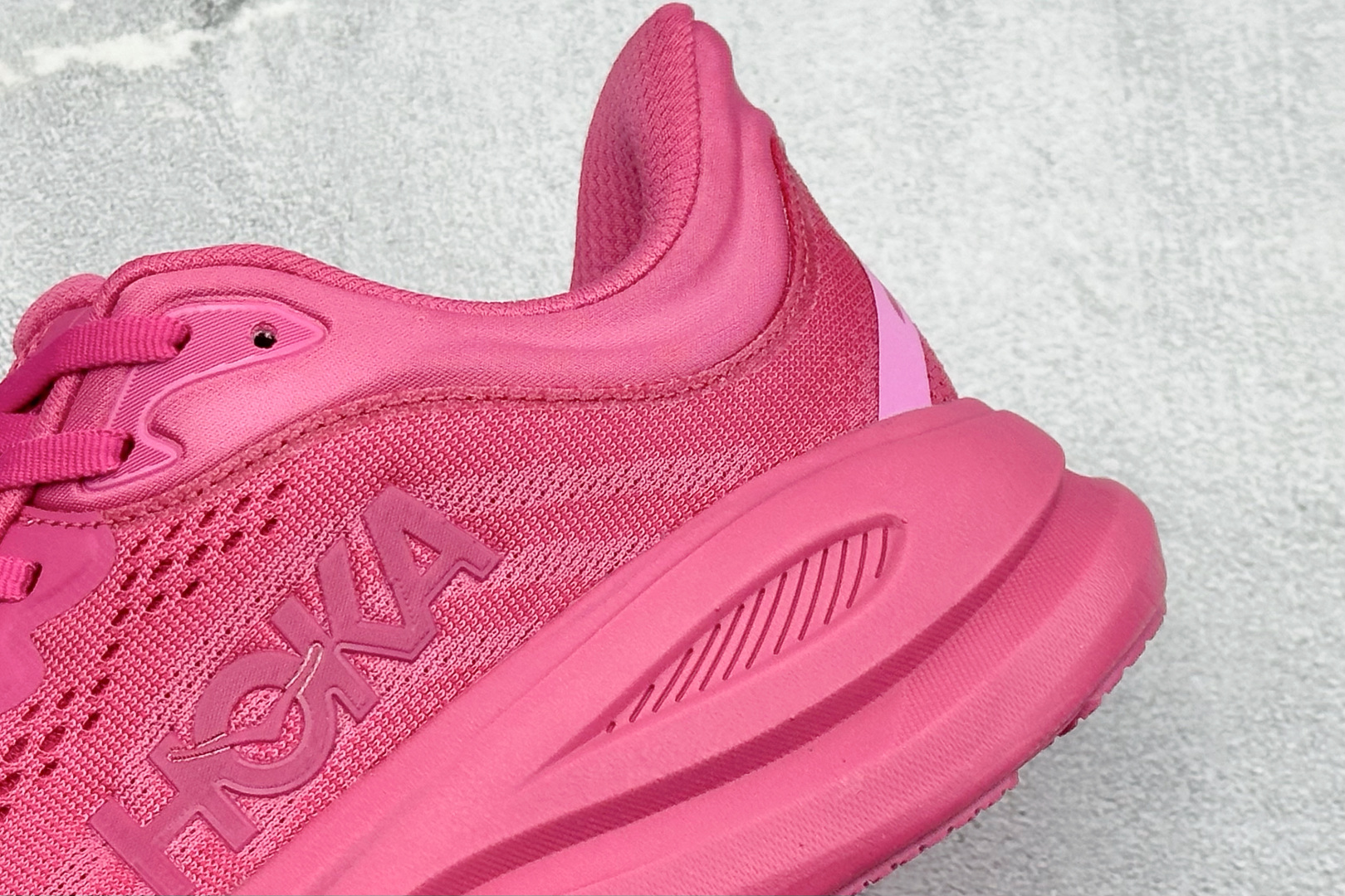 HOKA ONE ONE Bondi 9 复古舒适防滑耐磨低帮山地户外跑步鞋 货号: -CBPPL 尺码: 36-40 