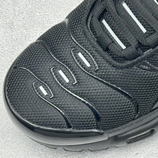 NK Air Max Plus TN 复古气垫跑鞋 大厂出品 多道QC标准品控质检 整体配色采用撞色妆点 鞋面网眼布和皮 NK Air Max Plus TN 复古气垫跑鞋 大厂出品 多道QC标准品控质检 整体配色采用撞色妆点 鞋面网眼布和皮