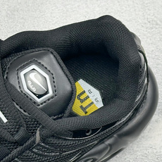 NK Air Max Plus TN 复古气垫跑鞋 大厂出品 多道QC标准品控质检 整体配色采用撞色妆点 鞋面网眼布和皮 NK Air Max Plus TN 复古气垫跑鞋 大厂出品 多道QC标准品控质检 整体配色采用撞色妆点 鞋面网眼布和皮
