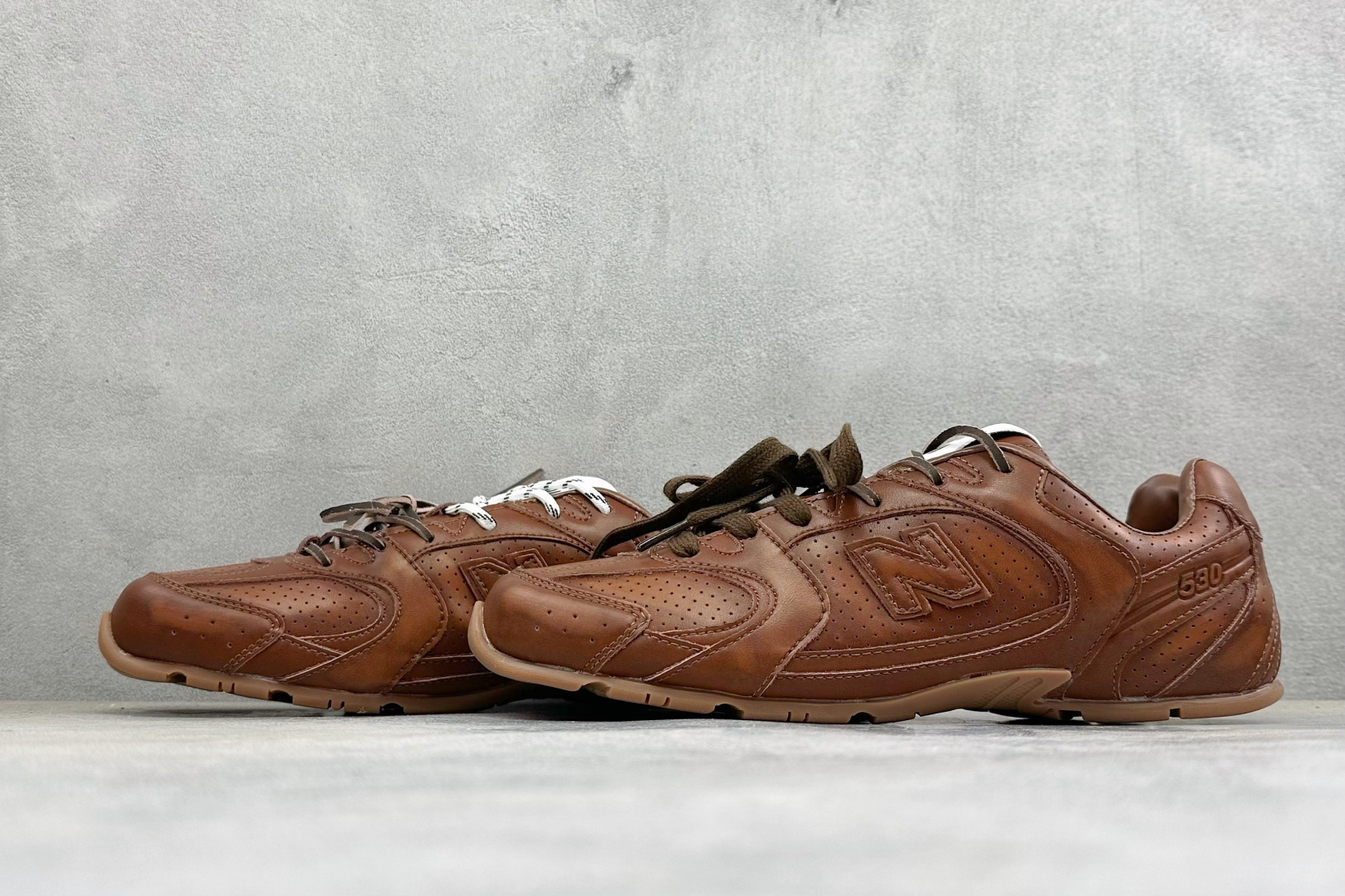 J版 Miu Miu x New Balance联名款运动鞋 New Balance 530 学院风 联名款只保留了旧版