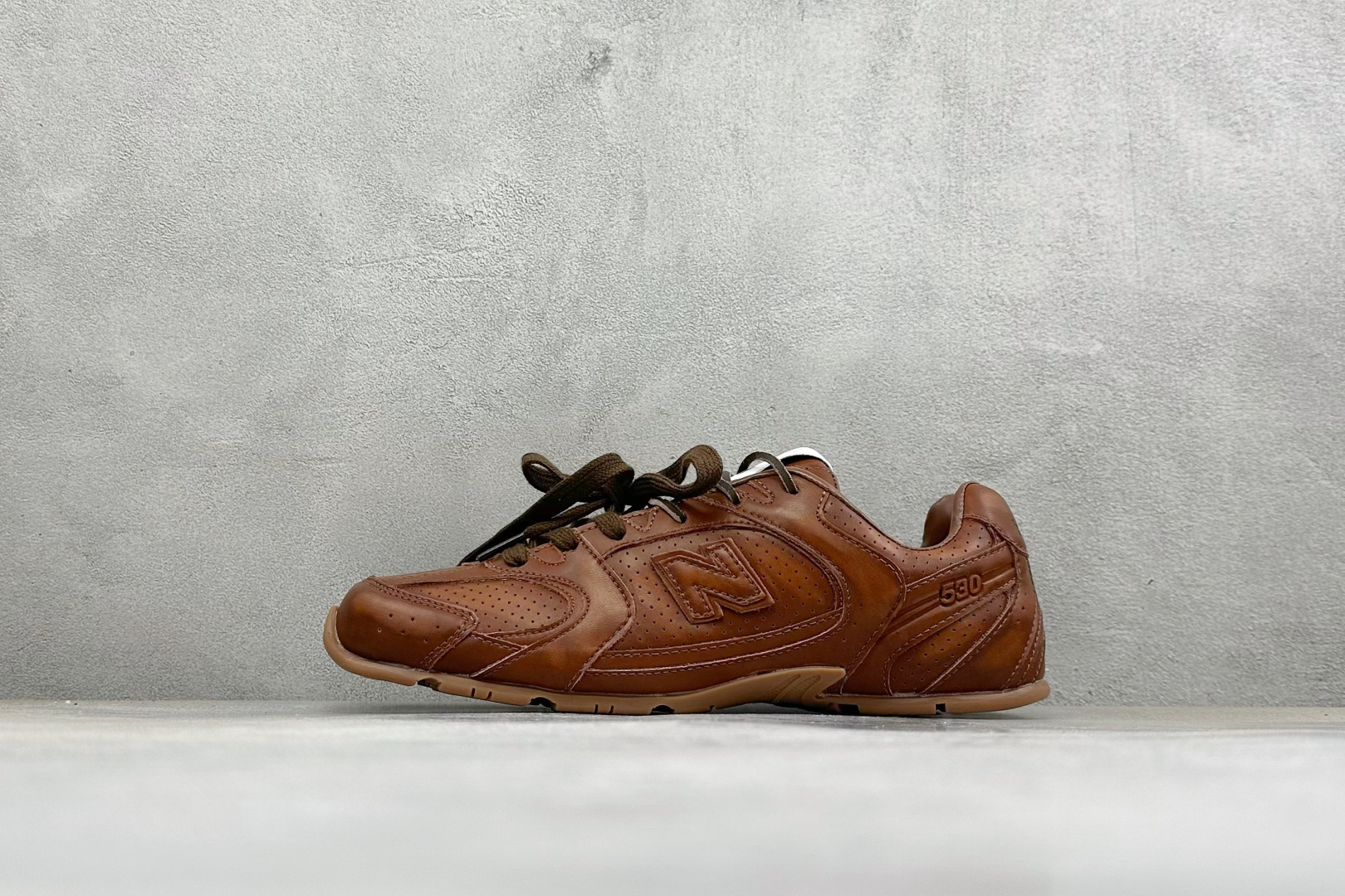J版 Miu Miu x New Balance联名款运动鞋 New Balance 530 学院风 联名款只保留了旧版