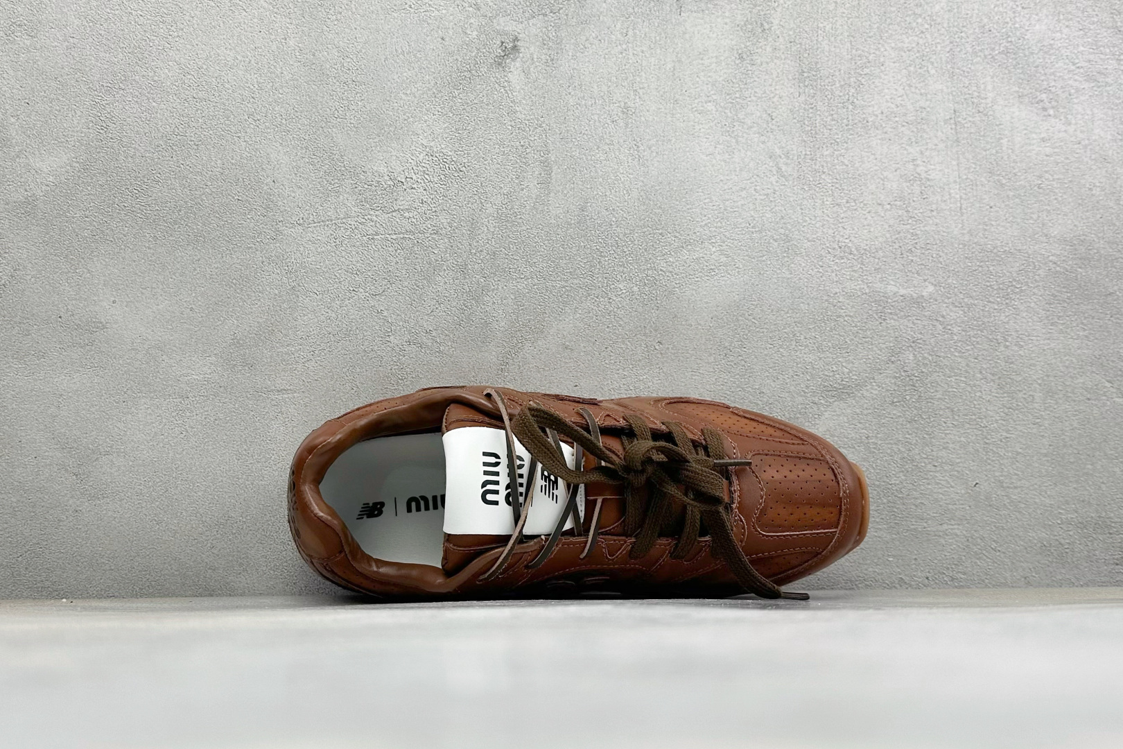 J版 Miu Miu x New Balance联名款运动鞋 New Balance 530 学院风 联名款只保留了旧版