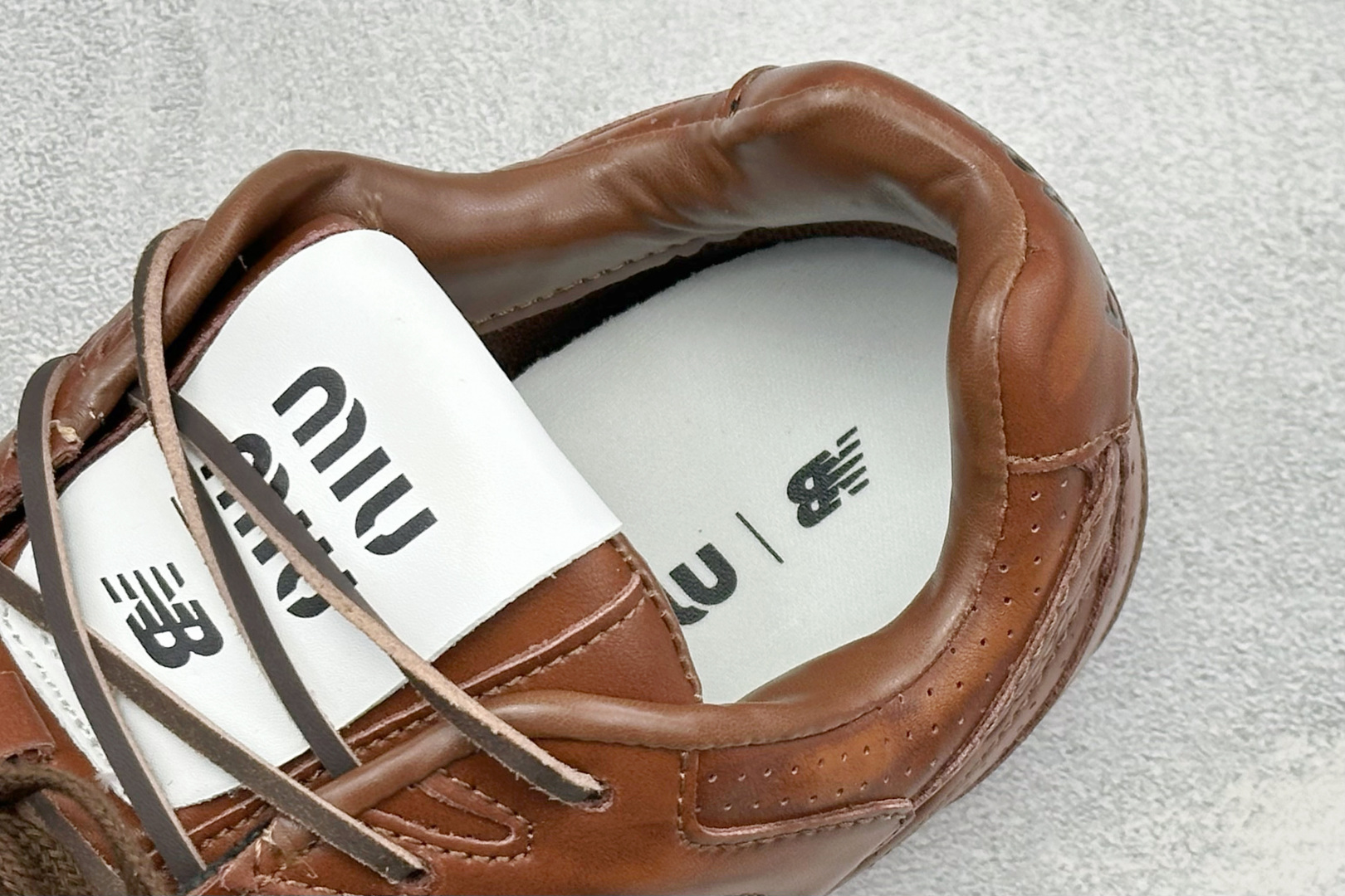J版 Miu Miu x New Balance联名款运动鞋 New Balance 530 学院风 联名款只保留了旧版