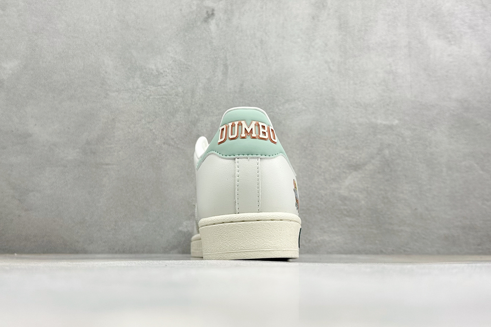 D版AD Originals Superstar 贝壳头板鞋 采用全新头层拼接皮革材质 后跟采用特色3D立体印字 渠道正