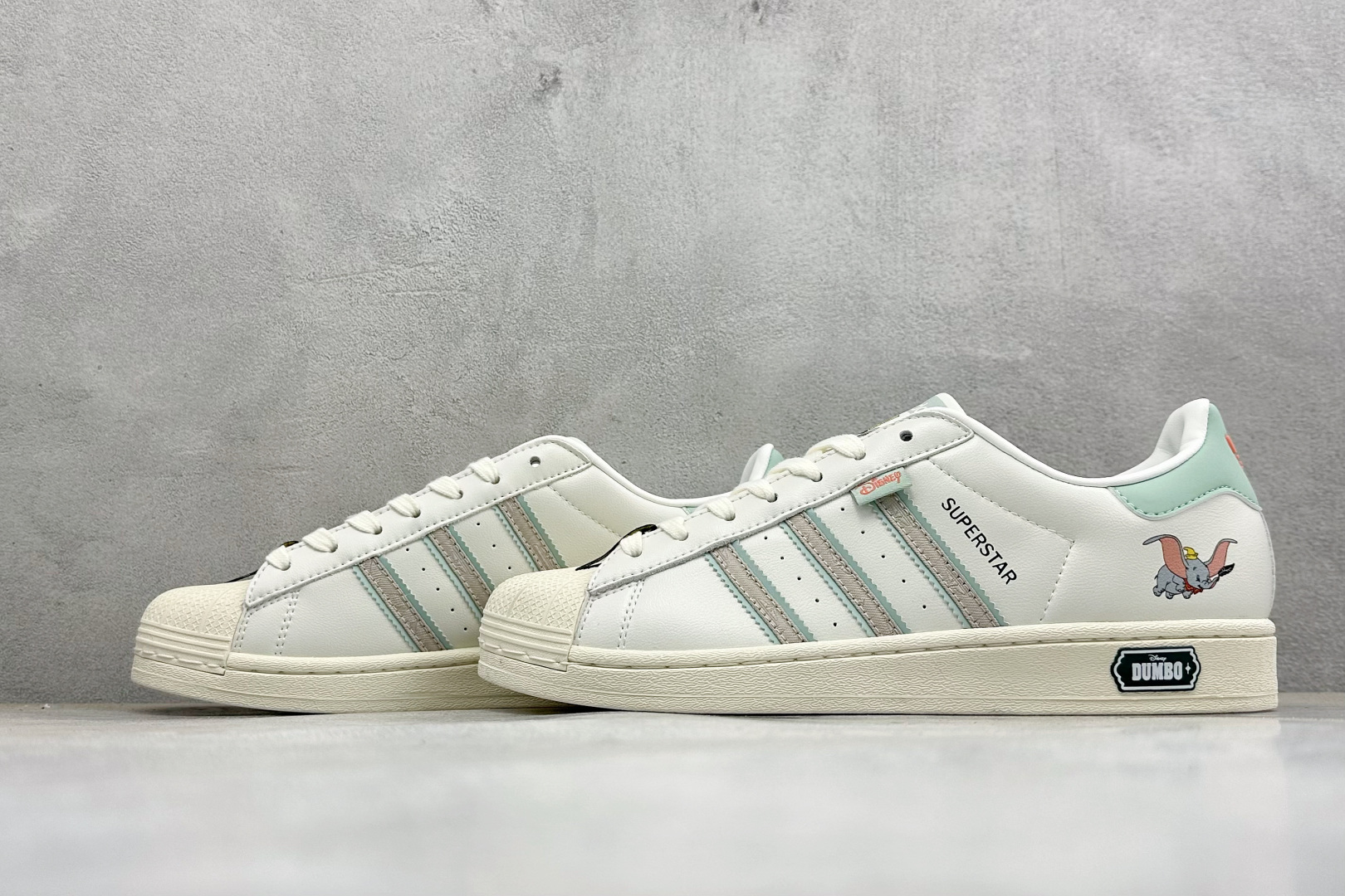 D版AD Originals Superstar 贝壳头板鞋 采用全新头层拼接皮革材质 后跟采用特色3D立体印字 渠道正