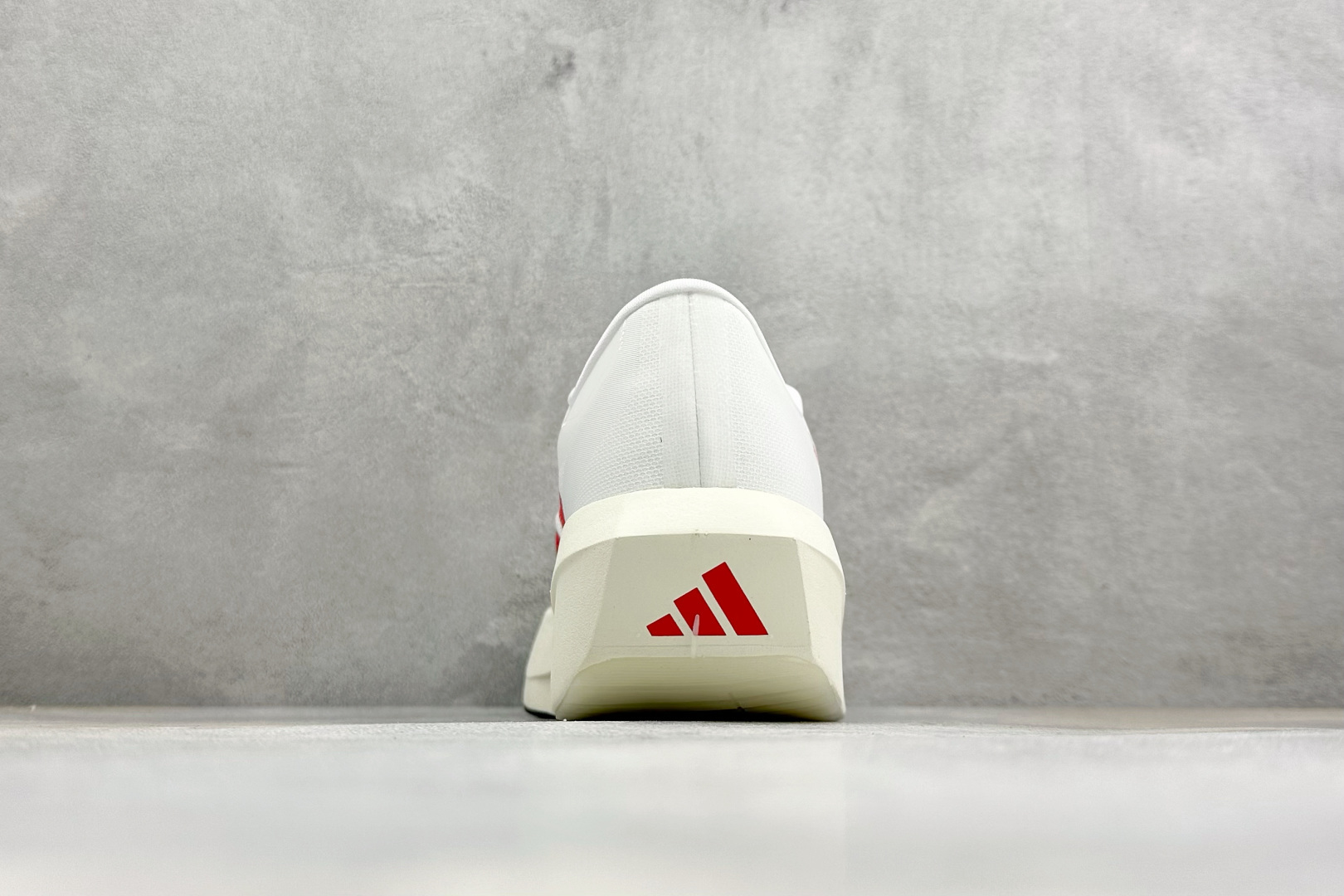 TY版AD ADIZERO EVO SL 2 阿迪超轻透气缓震跑鞋 以令人难以置信的138克重量,刷新了跑鞋轻量化的记录 TY版AD ADIZERO EVO SL 2 阿迪超轻透气缓震跑鞋 以令人难以置信的138克重量,刷新了跑鞋轻量化的记录