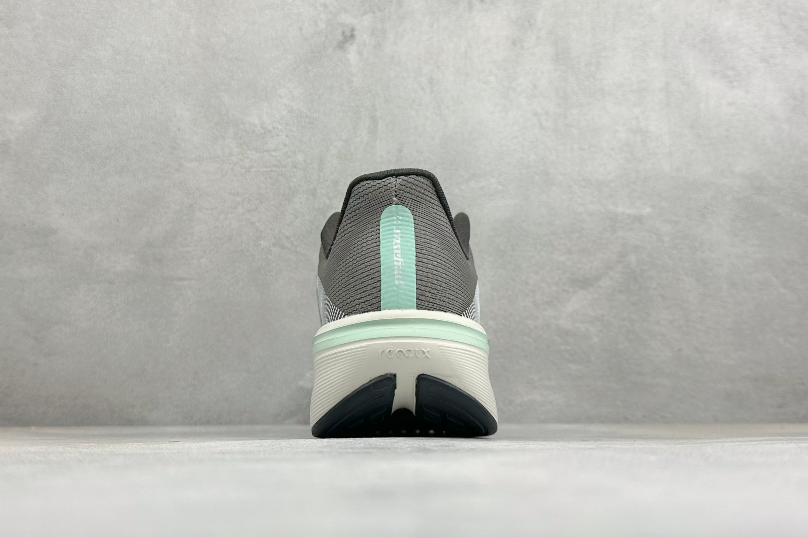 XM版NK Air Zoom Pegasus 42代 耐磨防滑运动跑步鞋 高端零售专供 内置Zoom气垫 鞋盒钢印 原厂 XM版NK Air Zoom Pegasus 42代 耐磨防滑运动跑步鞋 高端零售专供 内置Zoom气垫 鞋盒钢印 原厂
