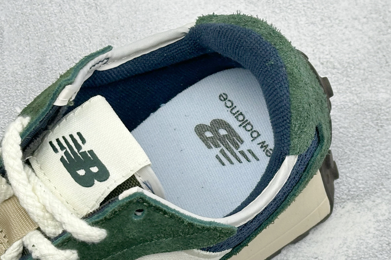 TG福利 New Balance MS327 复古休闲运动慢跑鞋 以更纯粹的复古风格设计打造的全新造型 侧身还以解构设计 TG福利 New Balance MS327 复古休闲运动慢跑鞋 以更纯粹的复古风格设计打造的全新造型 侧身还以解构设计
