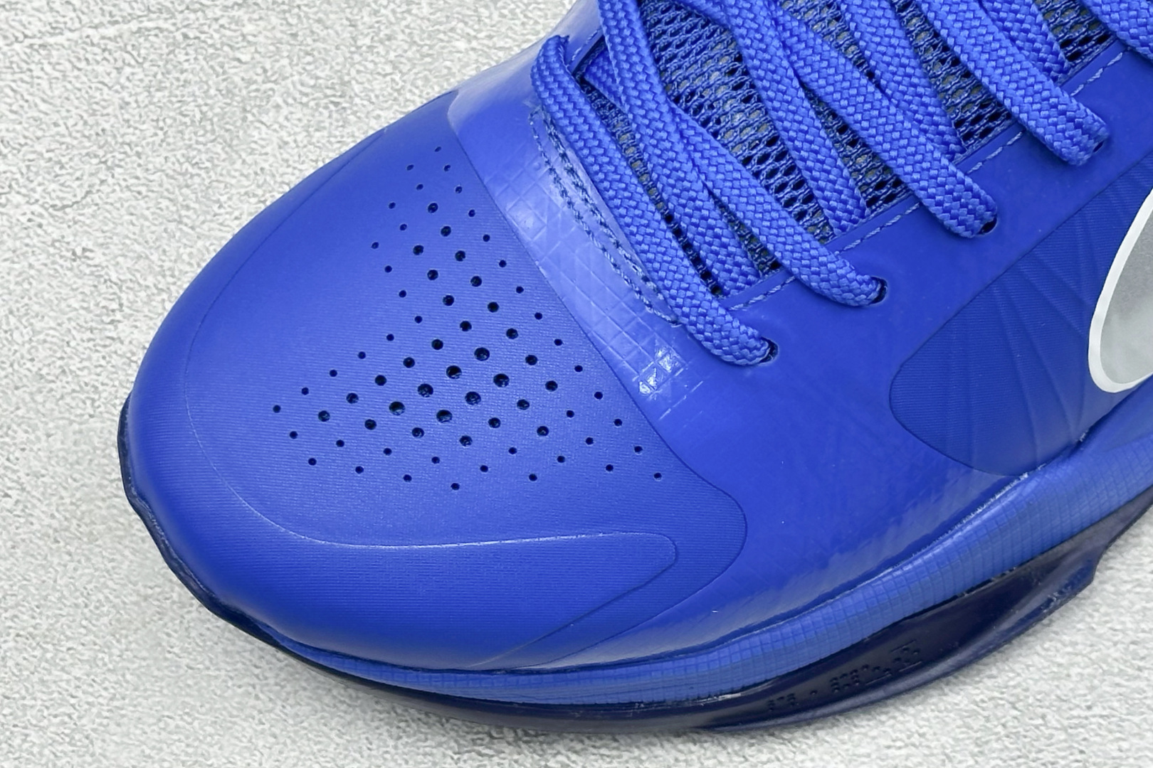 CK版Nk Zoom Kobe V Protro 科比5代 专业实战篮球鞋 货号:IO6256-400 尺码:40 40 CK版Nk Zoom Kobe V Protro 科比5代 专业实战篮球鞋 货号:IO6256-400 尺码:40 40