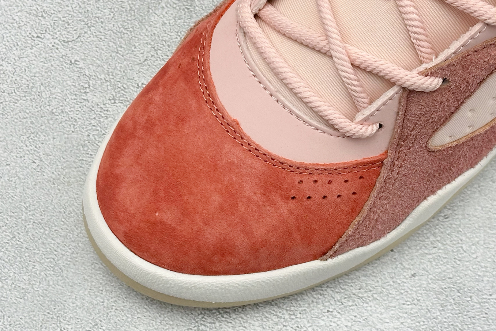 HZ版Adidas x Bad Bunny Badbo 1.0 阿迪达斯经典百搭篮球鞋 货号：JS3885 尺码：36 