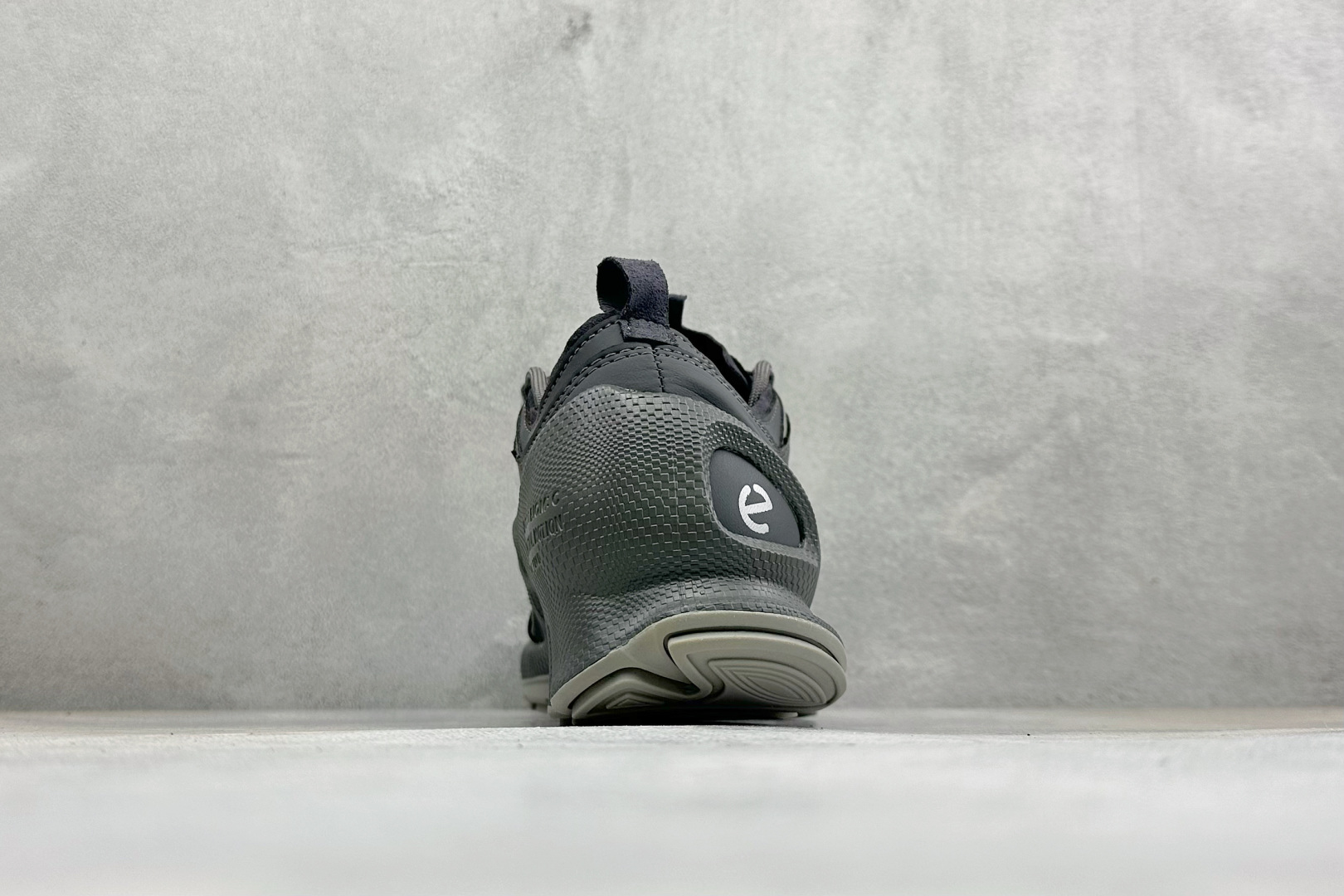 ECCO爱步休闲运动鞋男透气跑步鞋 健步BIOM2.1越野 广东纯原版本 鞋面采用GORE-TEX防水薄膜内衬 提供透气
