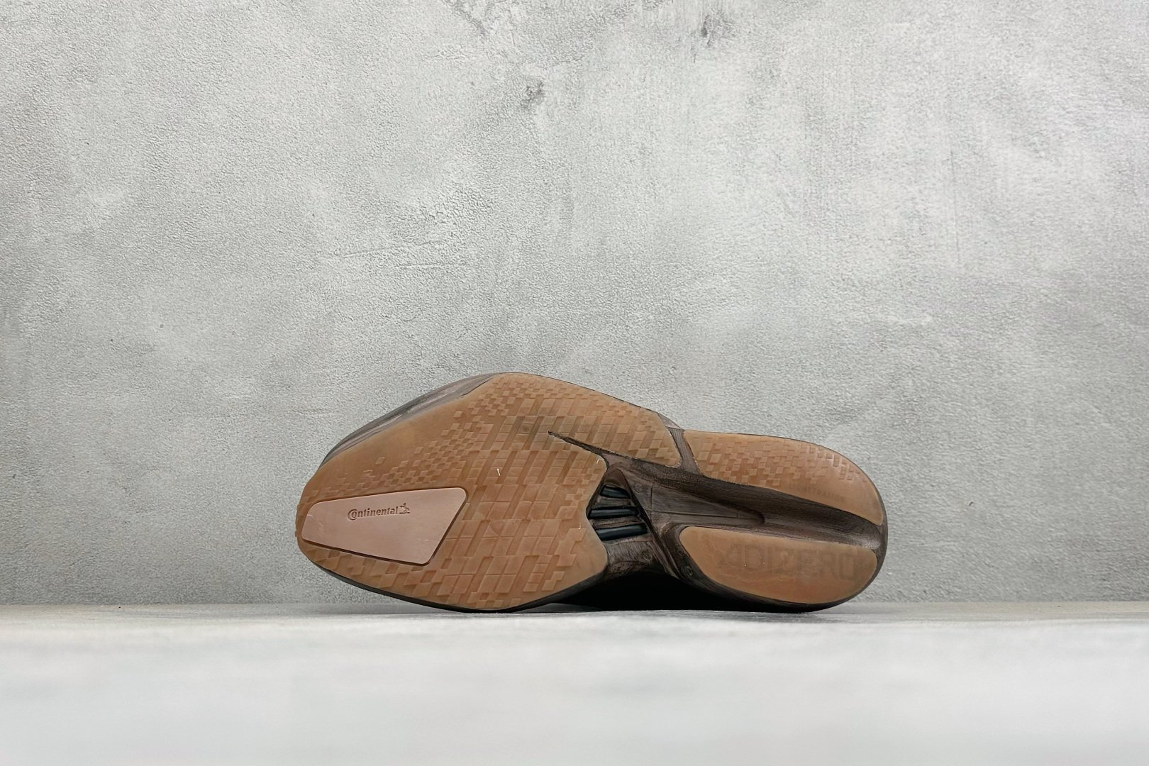 Y-3 x Adidas Adizero Adios 4 阿迪透气轻盈低帮跑步鞋 货号：KI7791 尺码：36 36.