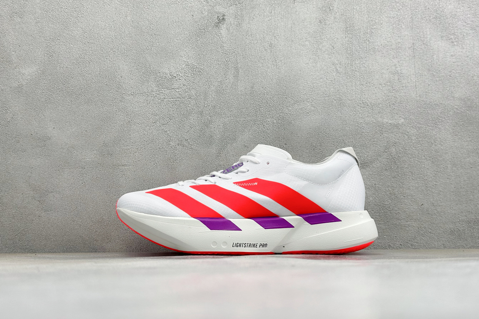 Y-3 x Adidas Adizero Adios 4 阿迪透气轻盈低帮跑步鞋 货号：KZ9020 尺码：36 36.