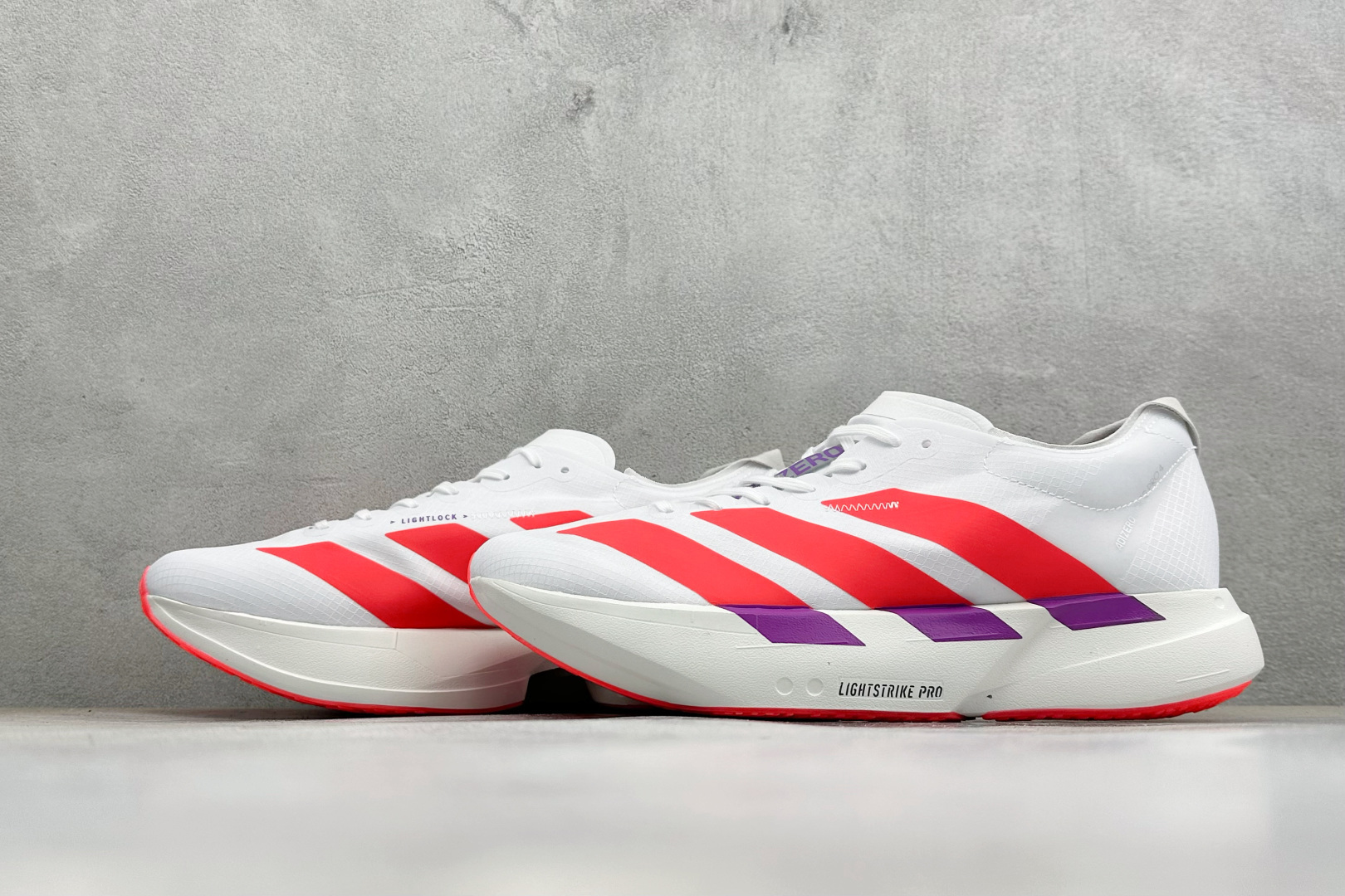 Y-3 x Adidas Adizero Adios 4 阿迪透气轻盈低帮跑步鞋 货号：KZ9020 尺码：36 36.