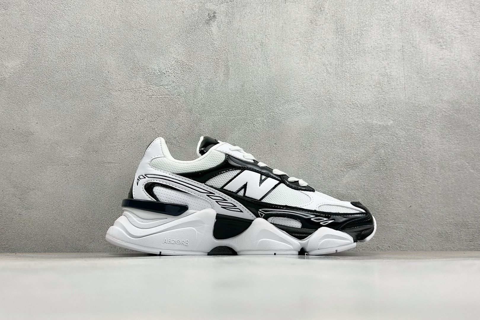 BF版New Balance 9060系列 新百伦 复古休闲运动慢跑鞋 鞋面大身由空间双格及磨砂鞋面拼接而生 采用大面积 BF版New Balance 9060系列 新百伦 复古休闲运动慢跑鞋 鞋面大身由空间双格及磨砂鞋面拼接而生 采用大面积