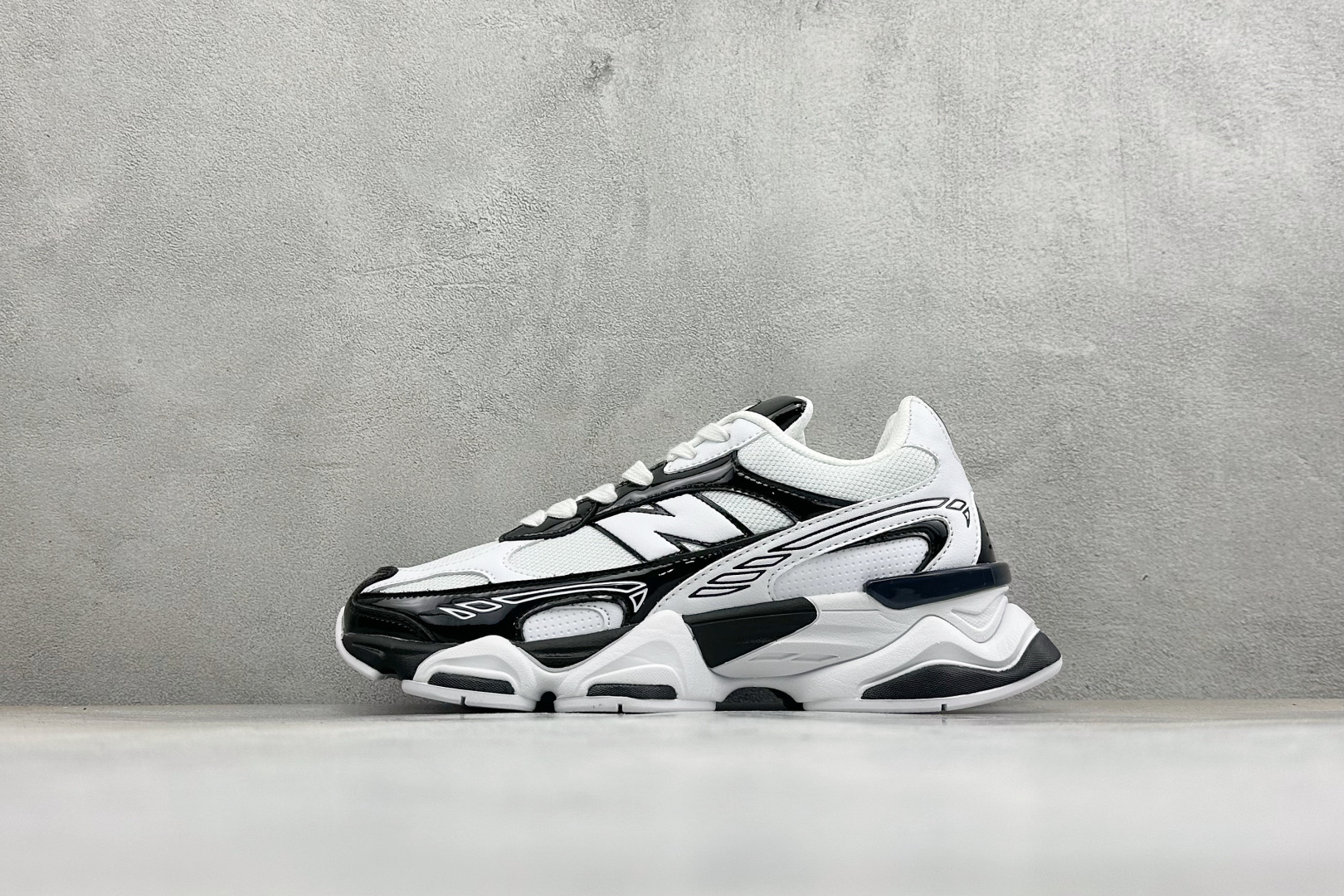 BF版New Balance 9060系列 新百伦 复古休闲运动慢跑鞋 鞋面大身由空间双格及磨砂鞋面拼接而生 采用大面积