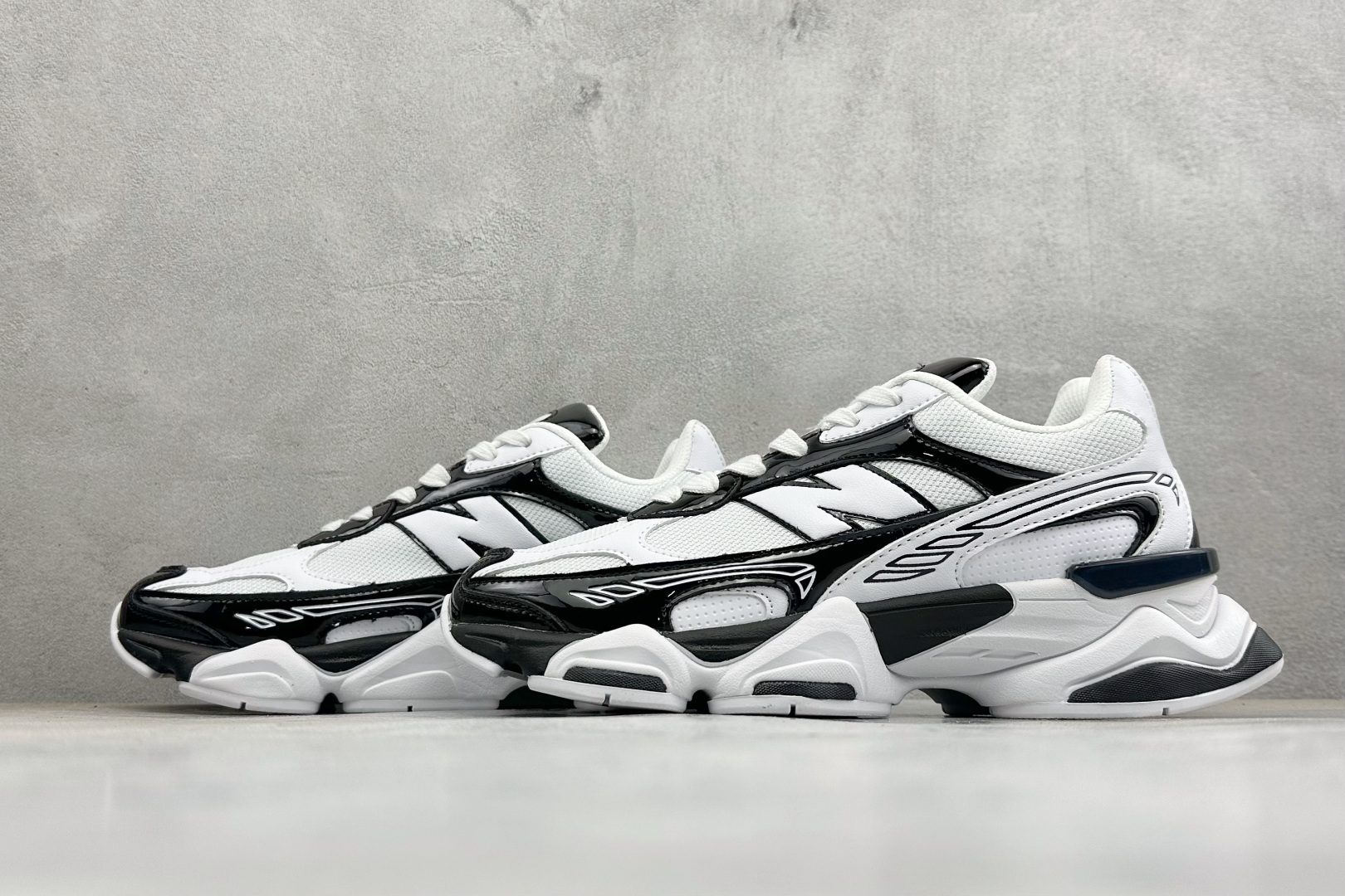 BF版New Balance 9060系列 新百伦 复古休闲运动慢跑鞋 鞋面大身由空间双格及磨砂鞋面拼接而生 采用大面积 BF版New Balance 9060系列 新百伦 复古休闲运动慢跑鞋 鞋面大身由空间双格及磨砂鞋面拼接而生 采用大面积