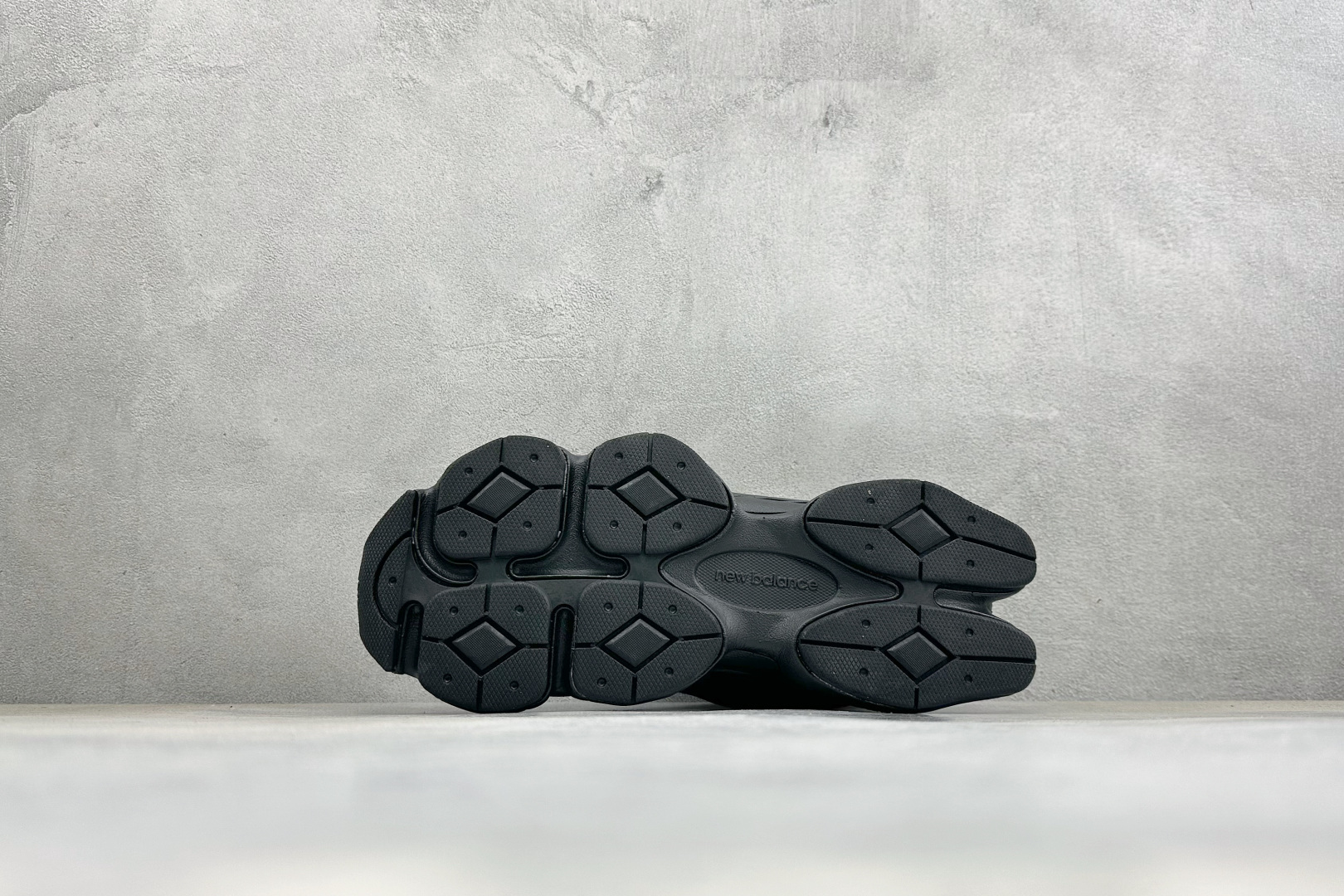 BF版New Balance 9060系列 新百伦 复古休闲运动慢跑鞋 鞋面大身由空间双格及磨砂鞋面拼接而生 采用大面积