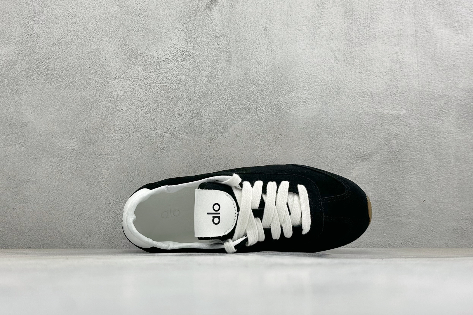 S2版Alo Yoga Sunset Sneaker 薄底徳训生活休闲鞋 #采用柔软翻毛皮鞋面+贴合脚型的记忆鞋垫,鞋 S2版Alo Yoga Sunset Sneaker 薄底徳训生活休闲鞋 #采用柔软翻毛皮鞋面+贴合脚型的记忆鞋垫,鞋
