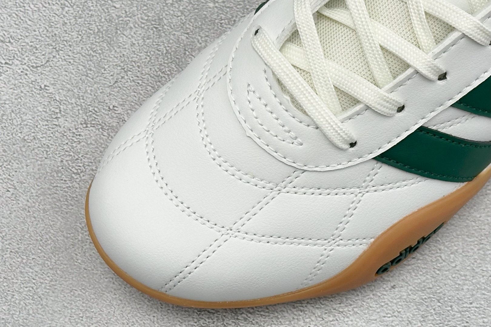 DZ版Adidas Adipista Trainers 防滑耐磨休闲鞋 货号 :HQ7403 尺码:36 36.5 37 DZ版Adidas Adipista Trainers 防滑耐磨休闲鞋 货号 :HQ7403 尺码:36 36.5 37