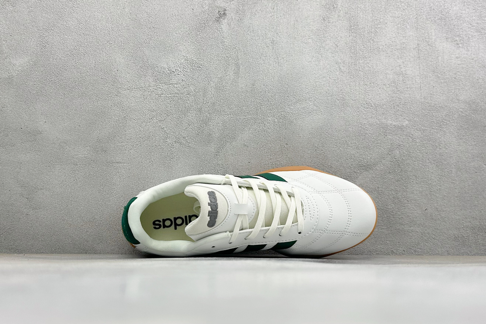 DZ版Adidas Adipista Trainers 防滑耐磨休闲鞋 货号 :HQ7403 尺码:36 36.5 37 DZ版Adidas Adipista Trainers 防滑耐磨休闲鞋 货号 :HQ7403 尺码:36 36.5 37