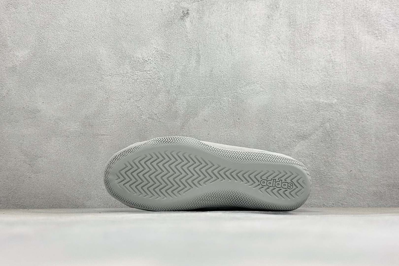 终端放店 XH版Adidas Urban Reverie 阿迪舒适时尚魔术贴防滑耐磨生活休闲鞋  货号：JQ9391 尺