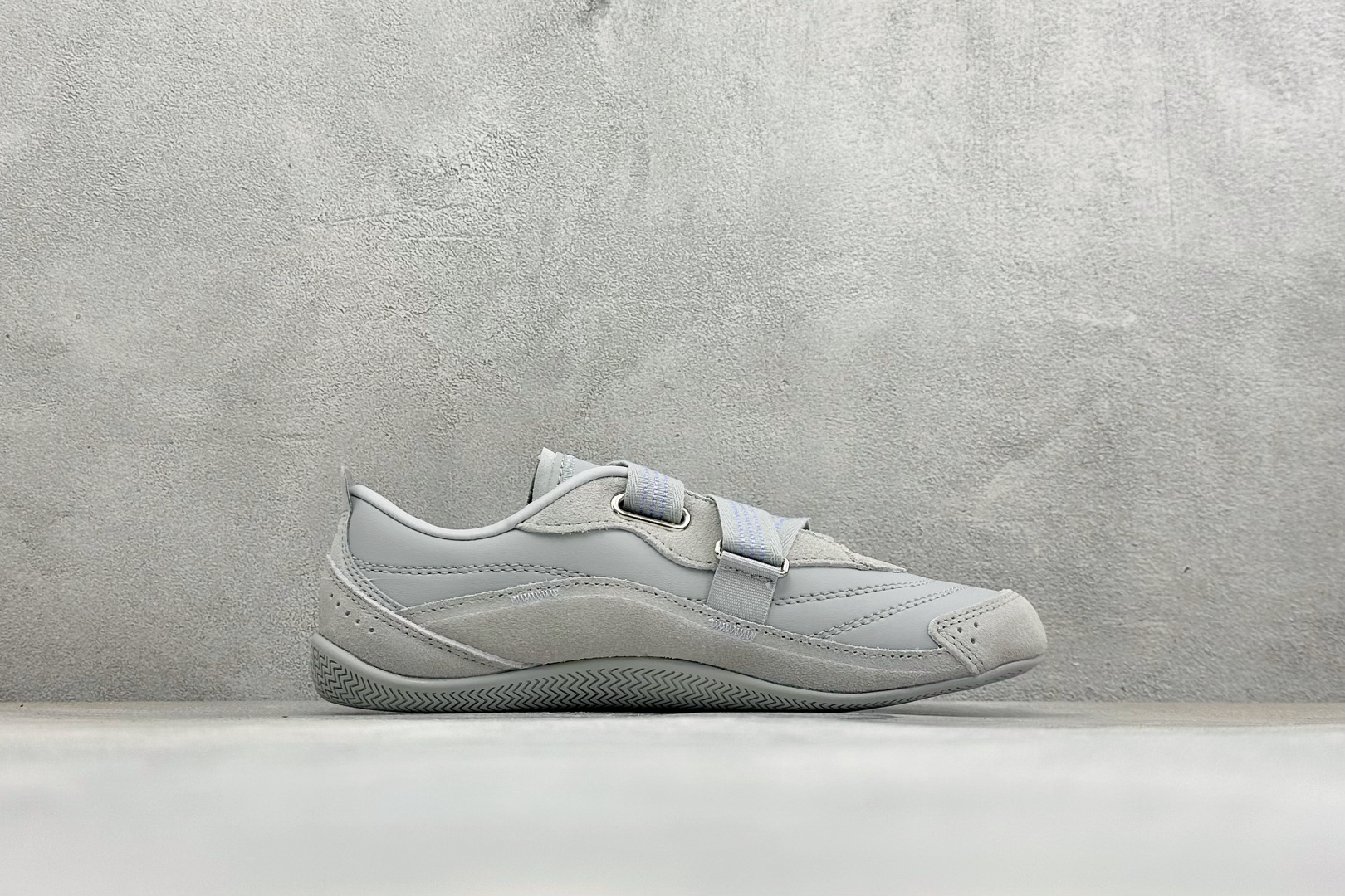 终端放店 XH版Adidas Urban Reverie 阿迪舒适时尚魔术贴防滑耐磨生活休闲鞋  货号：JQ9391 尺