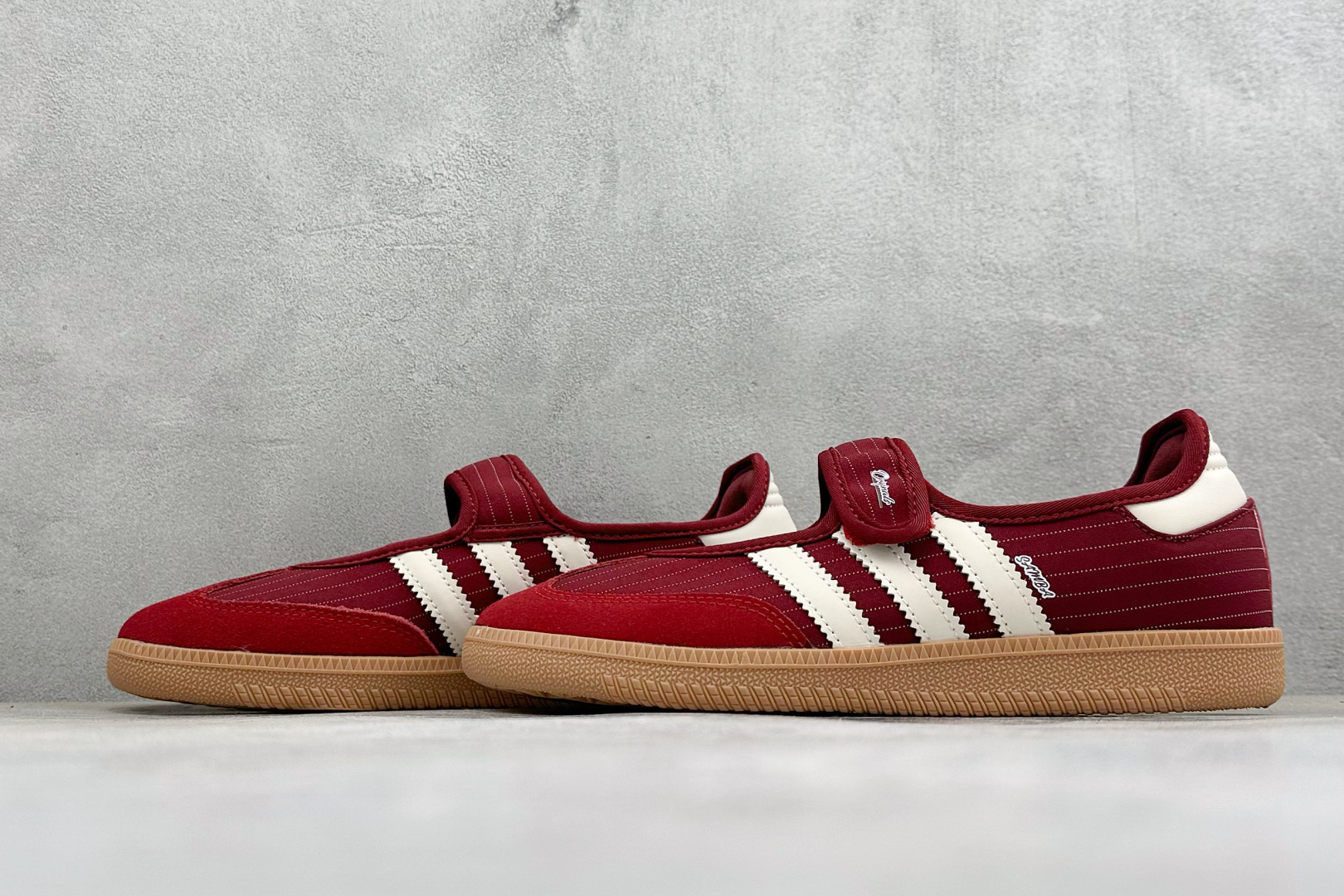 FX版Adidas三叶草SAMBA Jane W 玛丽珍鞋 该鞋款鞋面采用多种材料拼接(缝/车线) Superstar系 FX版Adidas三叶草SAMBA Jane W 玛丽珍鞋 该鞋款鞋面采用多种材料拼接(缝/车线) Superstar系