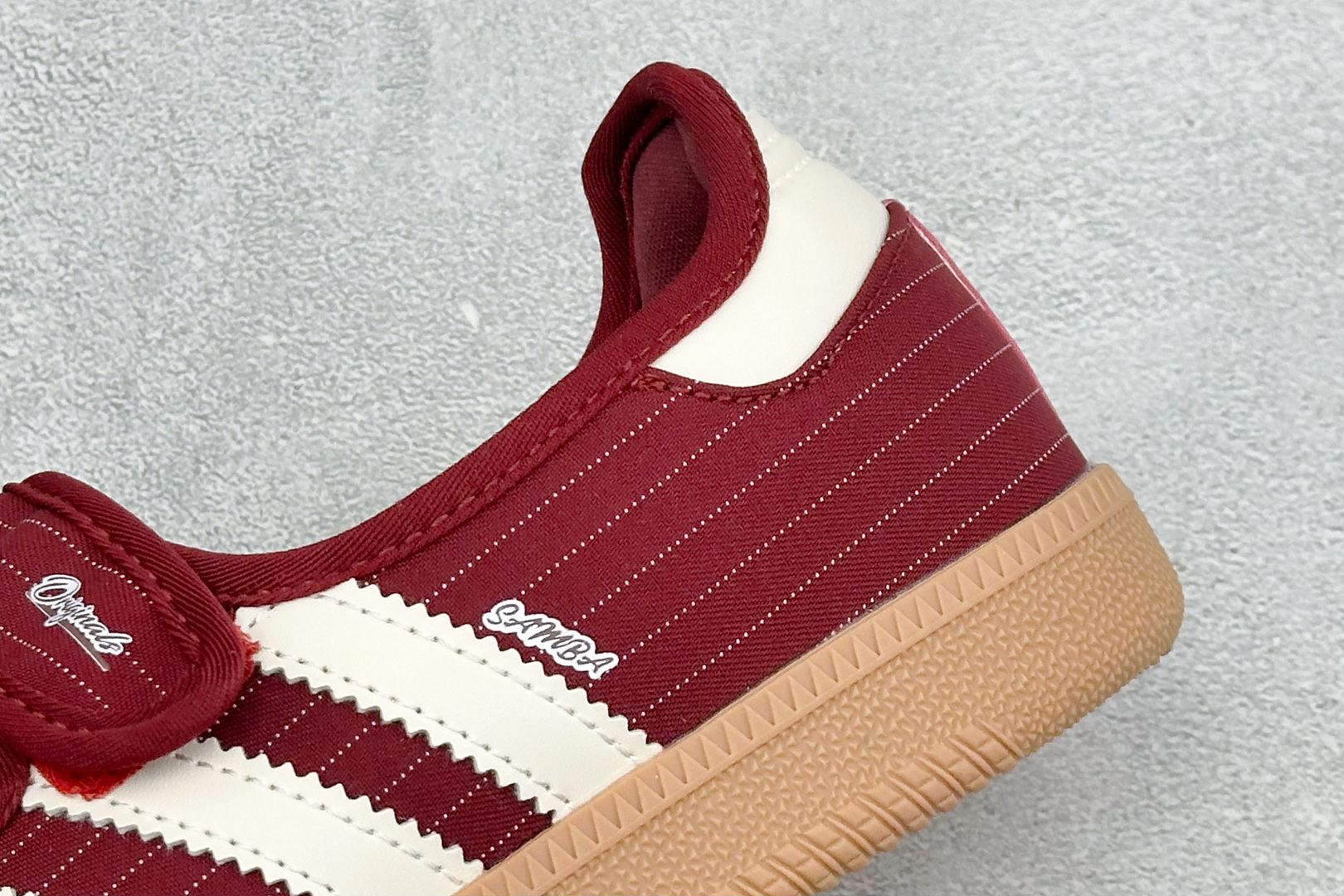 FX版Adidas三叶草SAMBA Jane W 玛丽珍鞋 该鞋款鞋面采用多种材料拼接(缝/车线) Superstar系 FX版Adidas三叶草SAMBA Jane W 玛丽珍鞋 该鞋款鞋面采用多种材料拼接(缝/车线) Superstar系