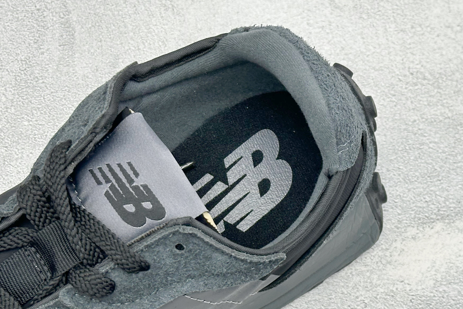 TG福利 New Balance MS327 复古休闲运动慢跑鞋 以更纯粹的复古风格设计打造的全新造型 侧身还以解构设计 TG福利 New Balance MS327 复古休闲运动慢跑鞋 以更纯粹的复古风格设计打造的全新造型 侧身还以解构设计