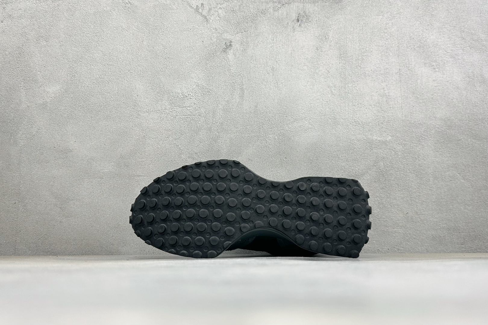 TG福利 New Balance MS327 复古休闲运动慢跑鞋 以更纯粹的复古风格设计打造的全新造型 侧身还以解构设计 TG福利 New Balance MS327 复古休闲运动慢跑鞋 以更纯粹的复古风格设计打造的全新造型 侧身还以解构设计
