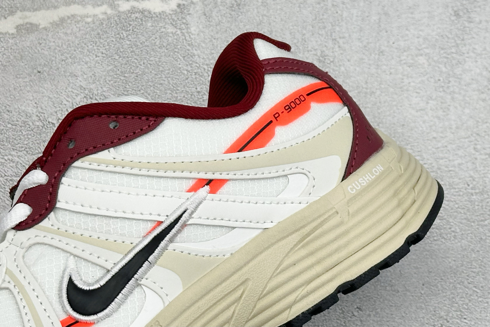 NIKE P-9000 复古休闲 耐克 低帮休闲城市通勤跑步鞋 货号: IZ4751-100 尺码: 36-45没半码 