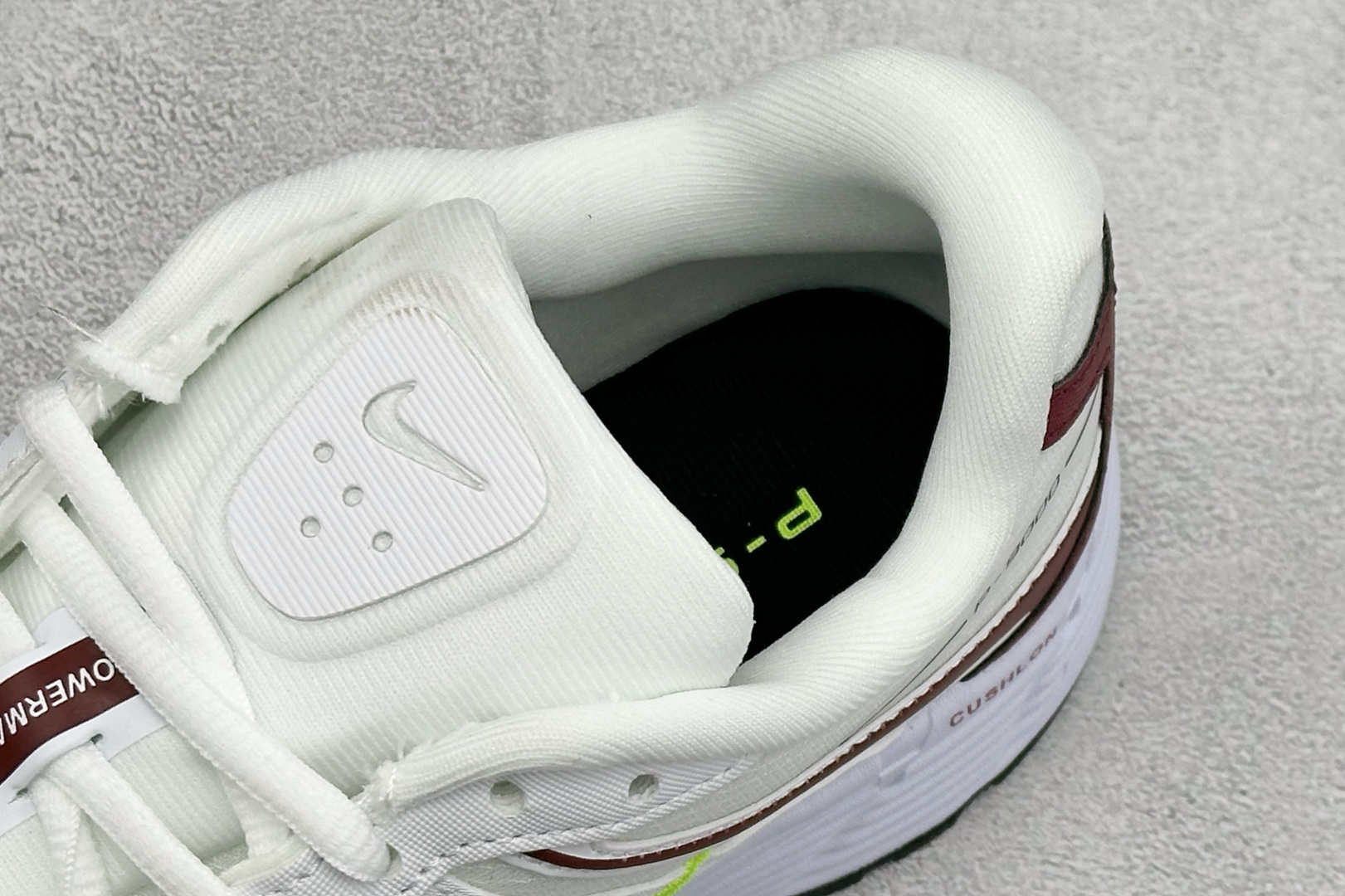 NIKE P-9000 复古休闲 耐克 低帮休闲城市通勤跑步鞋 货号: IZ4751-204 尺码: 36-45没半码 