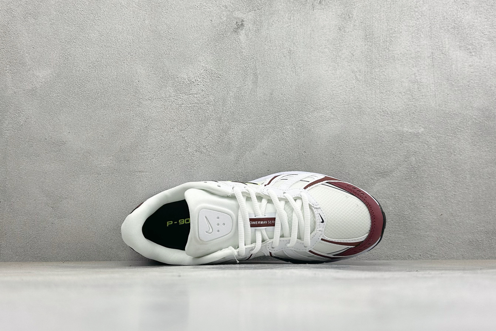NIKE P-9000 复古休闲 耐克 低帮休闲城市通勤跑步鞋 货号: IZ4751-204 尺码: 36-45没半码 